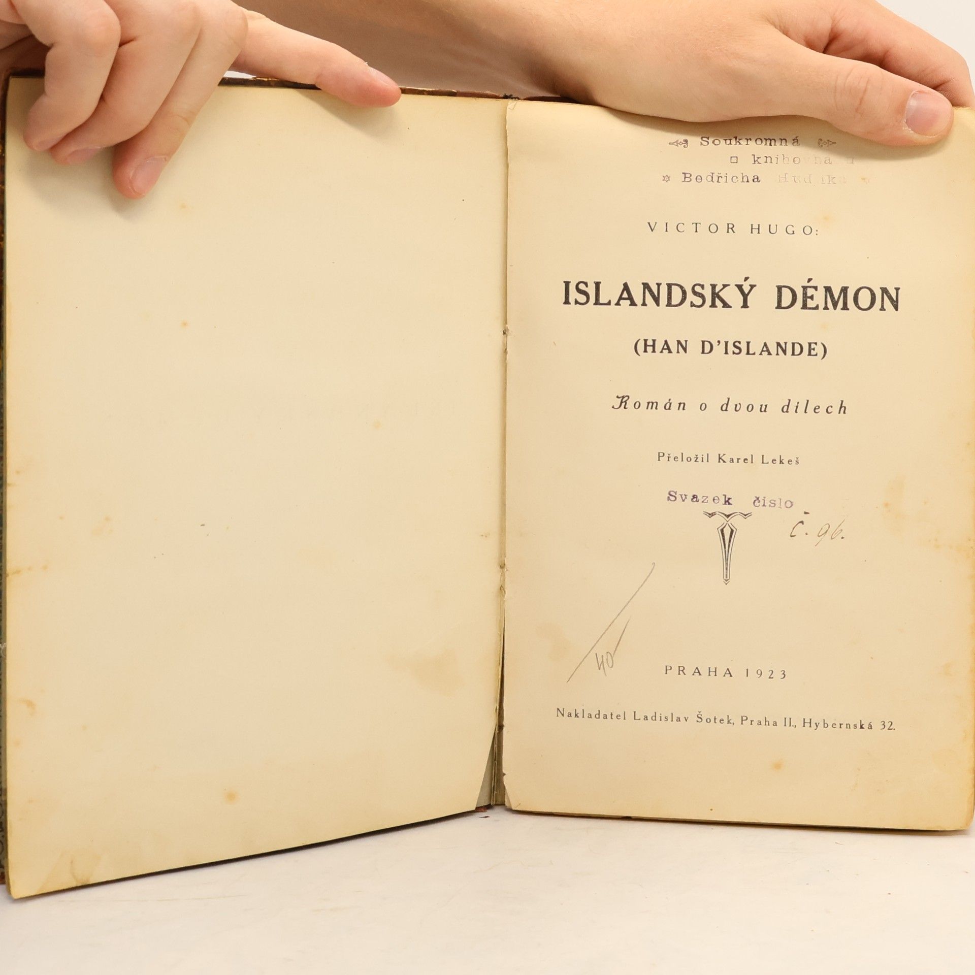 Victor Hugo Islandský démon
