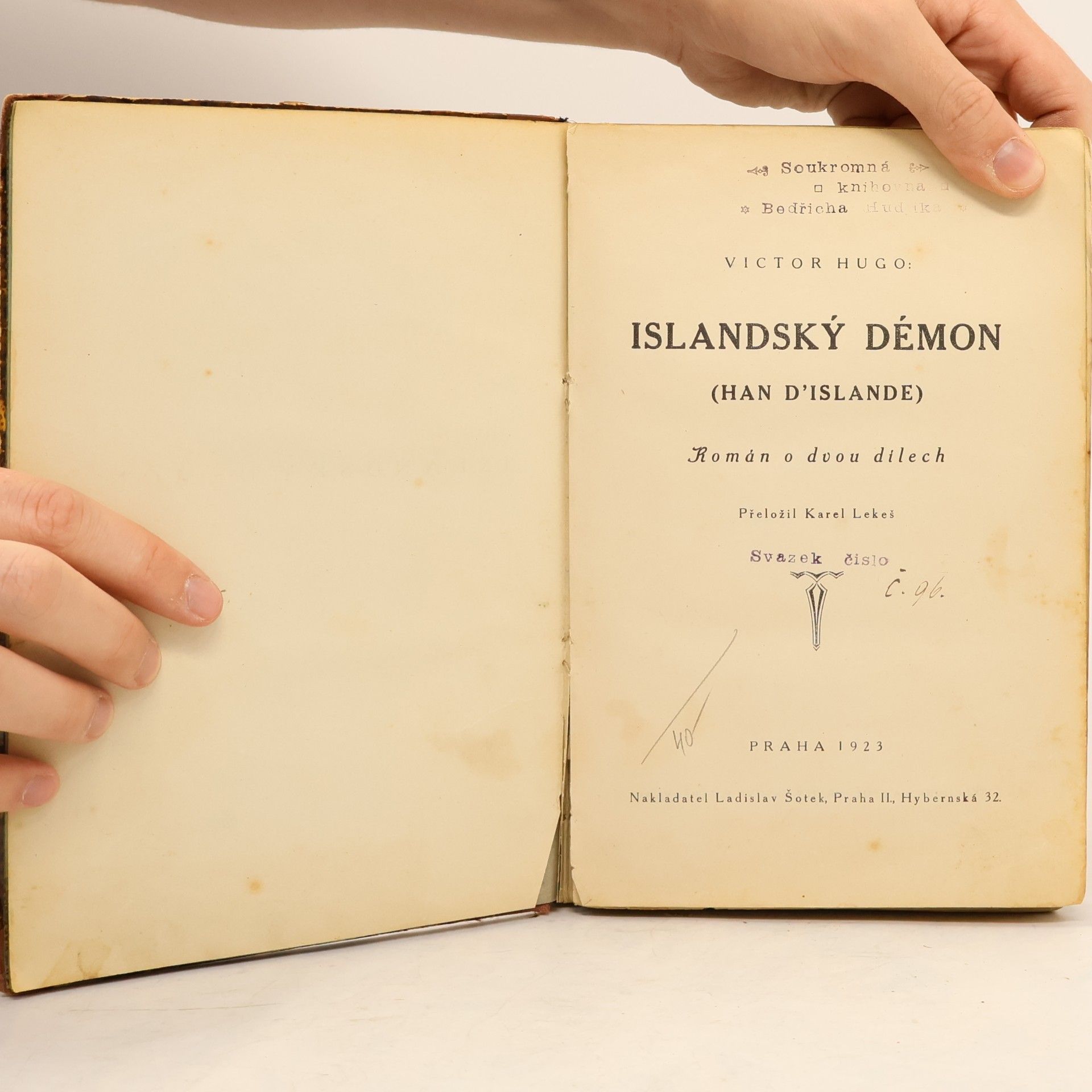 Victor Hugo Islandský démon