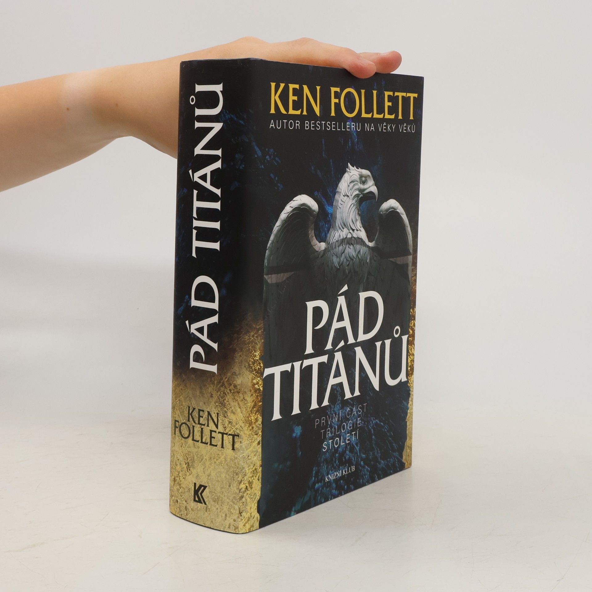 Ken Follett Pád titánů