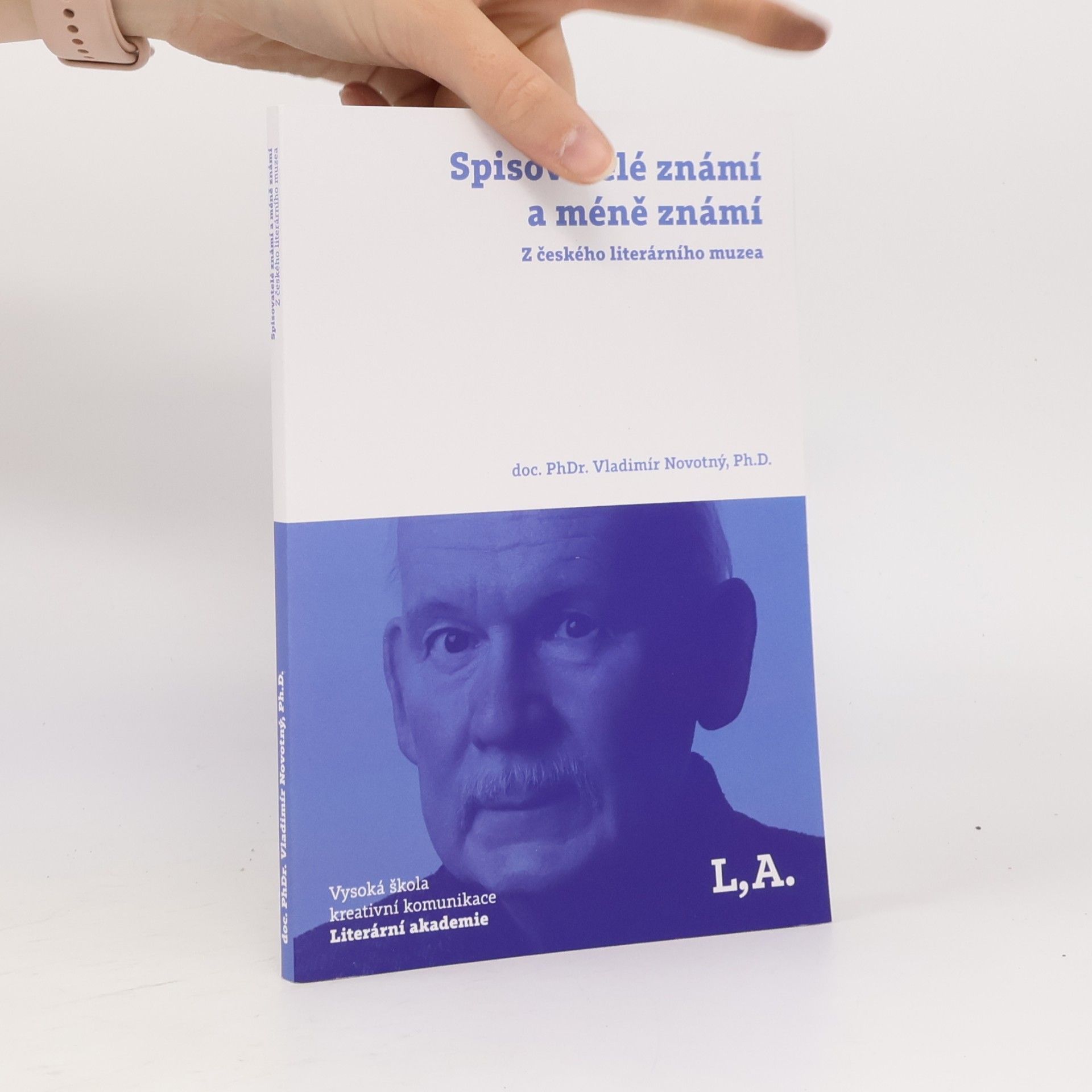 Spisovatelé známí i méně známí z českého literárního muzea