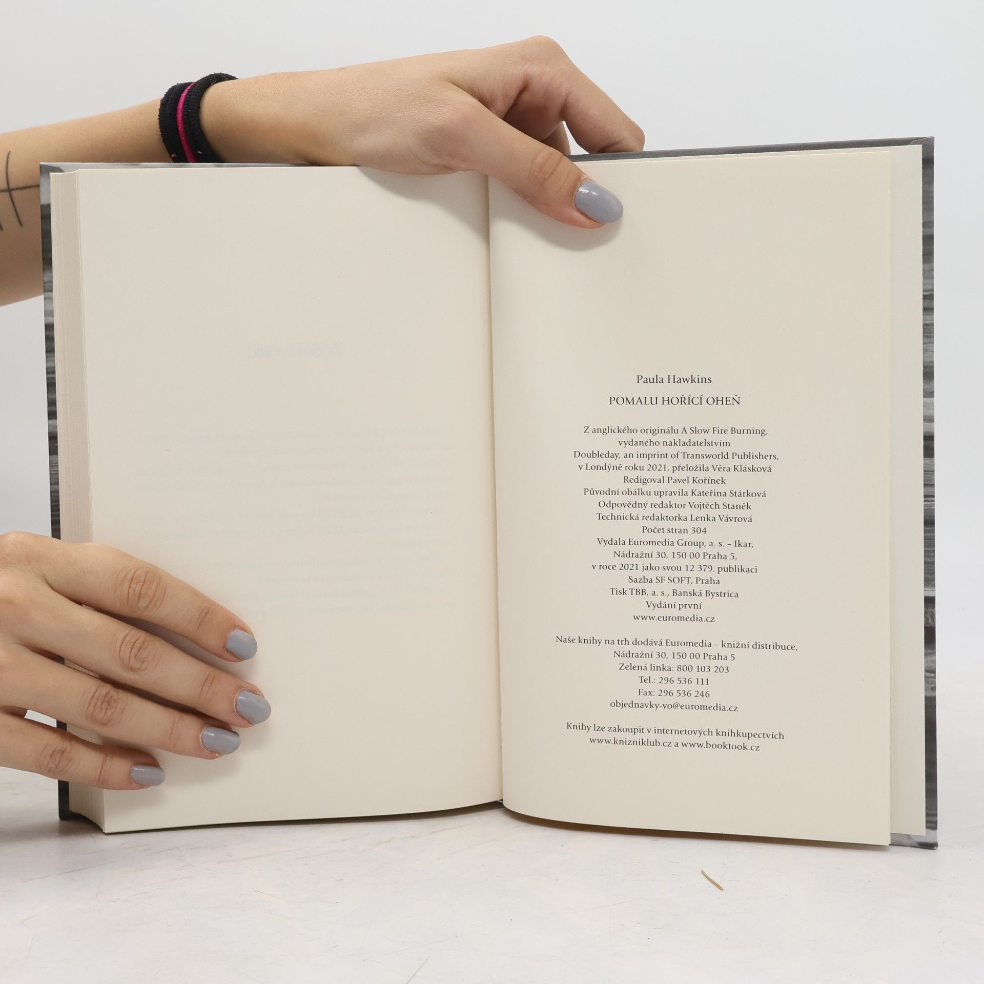 Paula Hawkins Pomalu hořící oheň