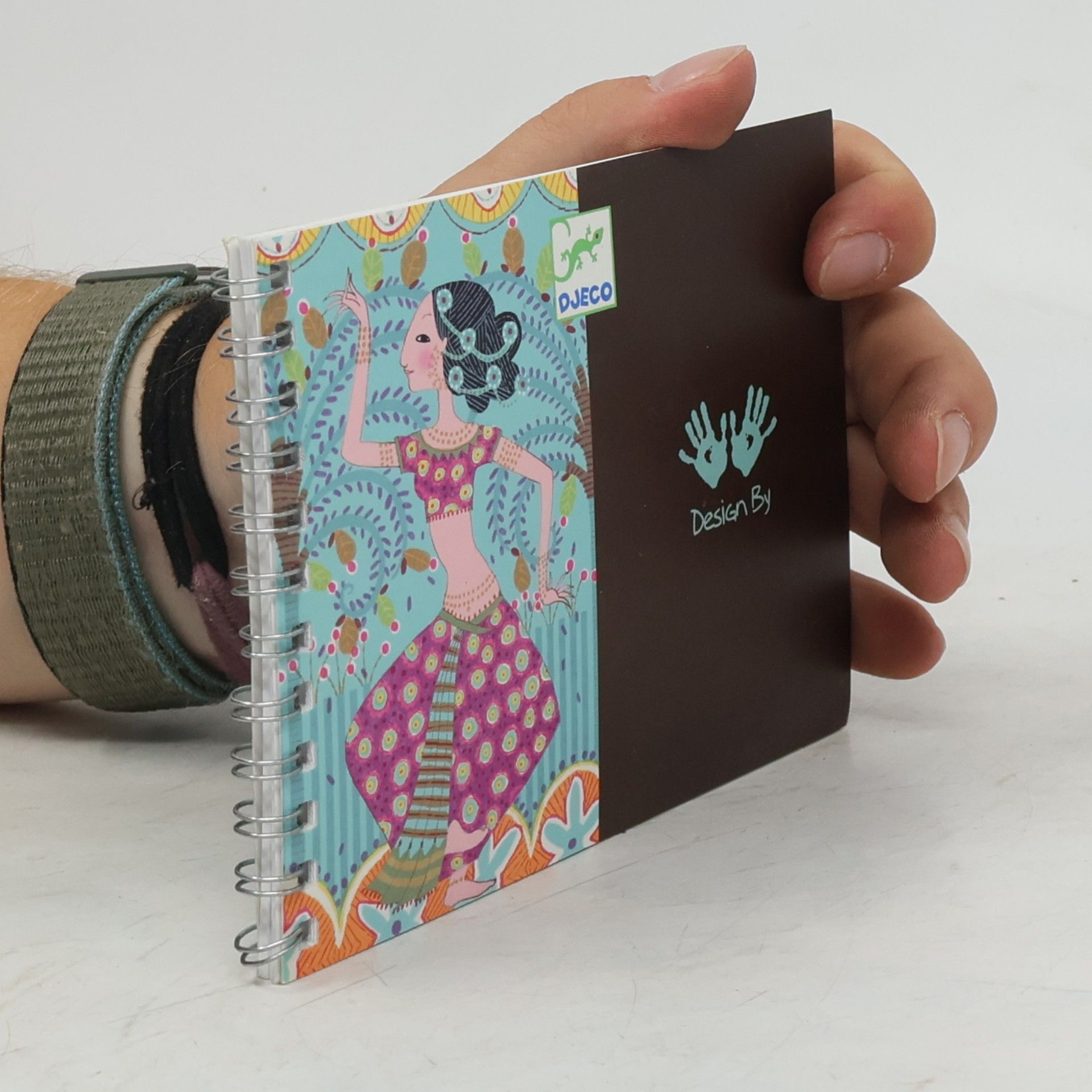 Collectif d'auteurs Design By