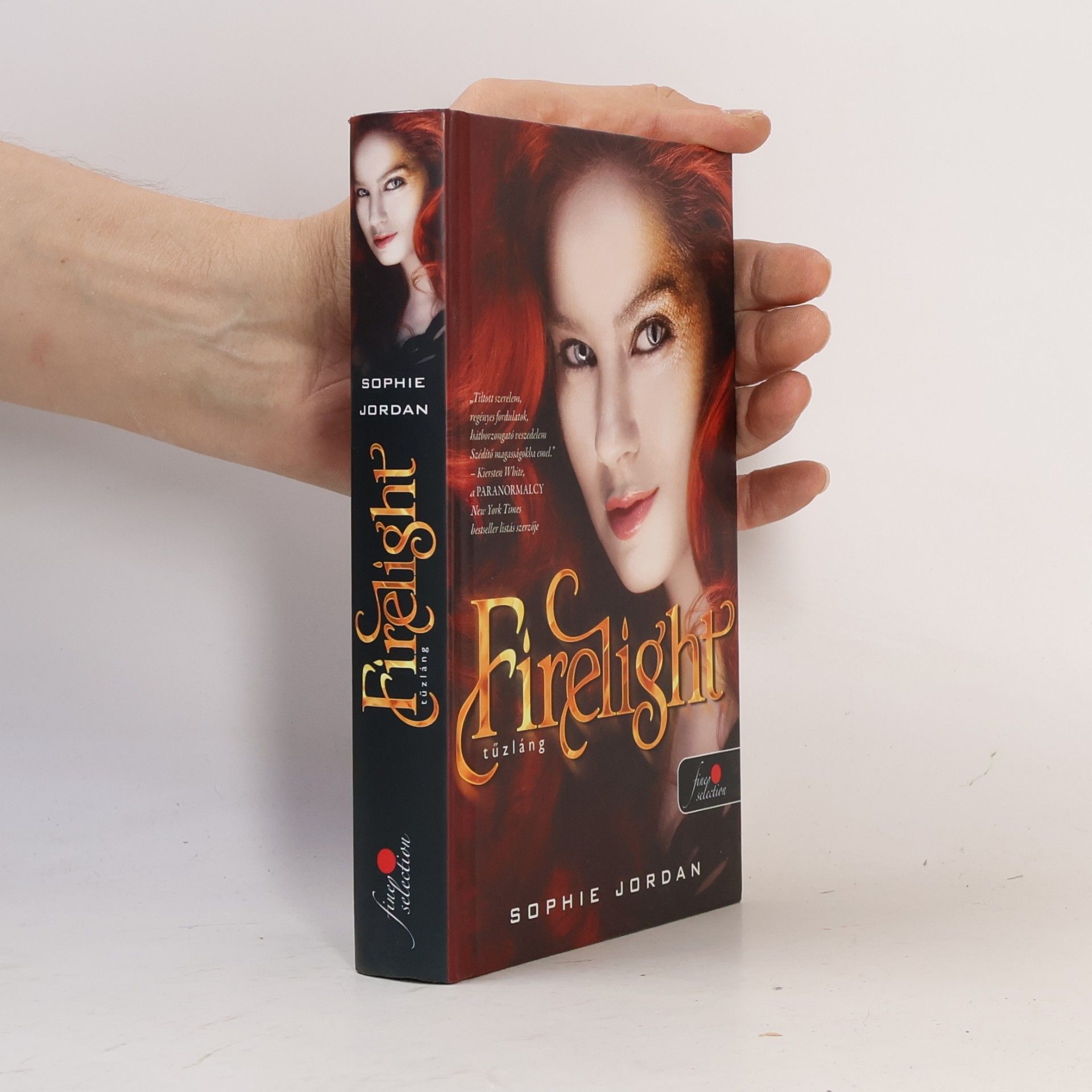 Sophie Jordan Firelight