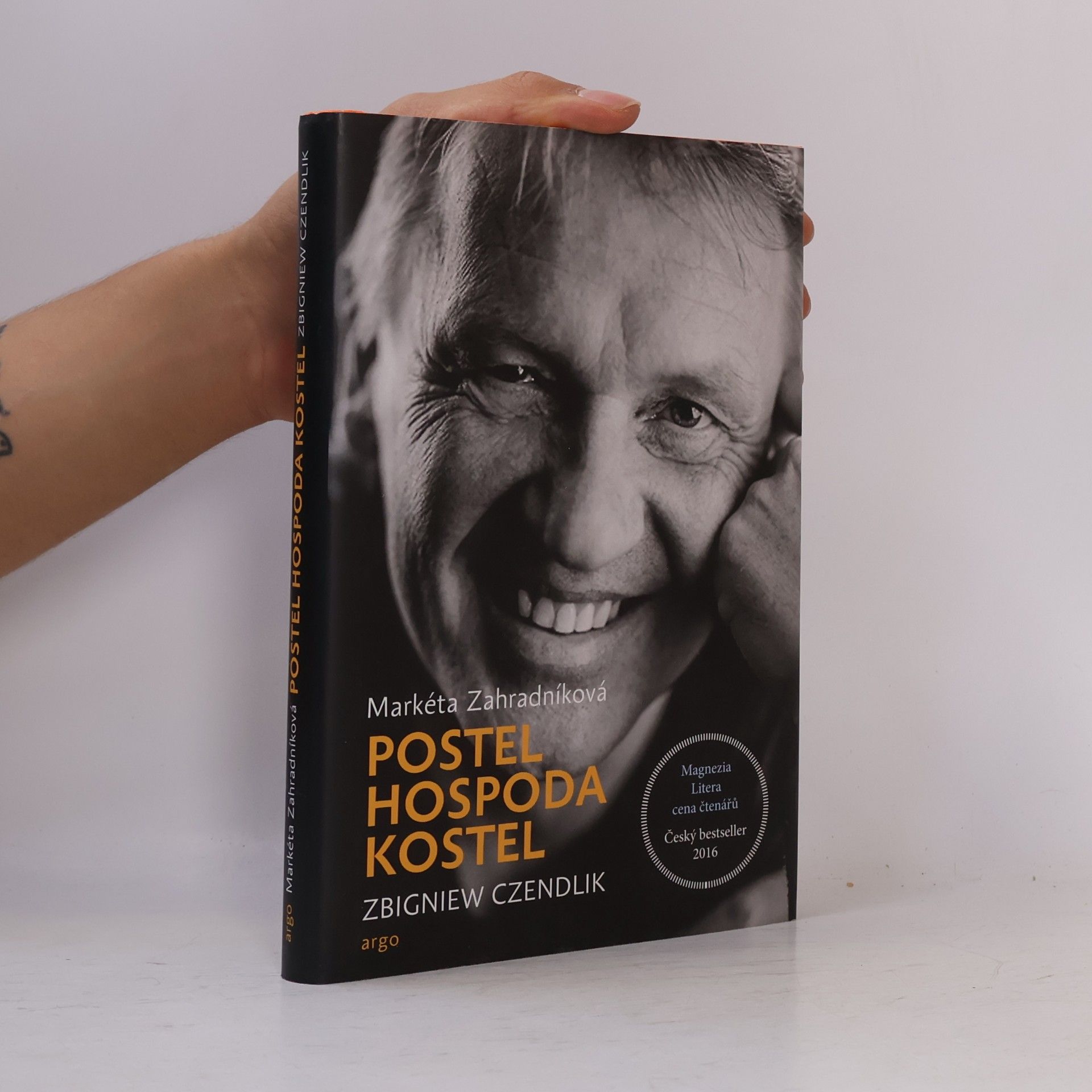 Markéta Zahradníková Postel, hospoda, kostel