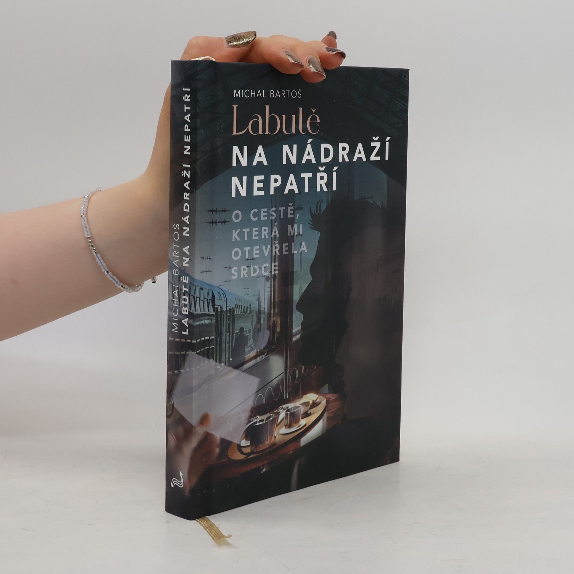 Michal Bartoš Labutě na nádraží nepatří