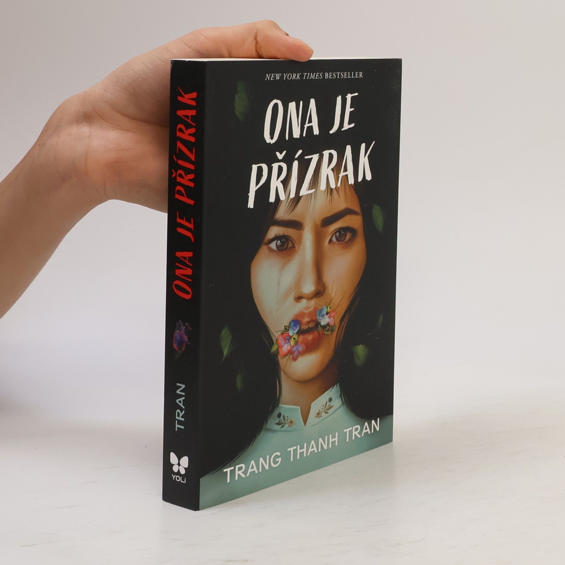 Trang Thanh Tran Ona je přízrak
