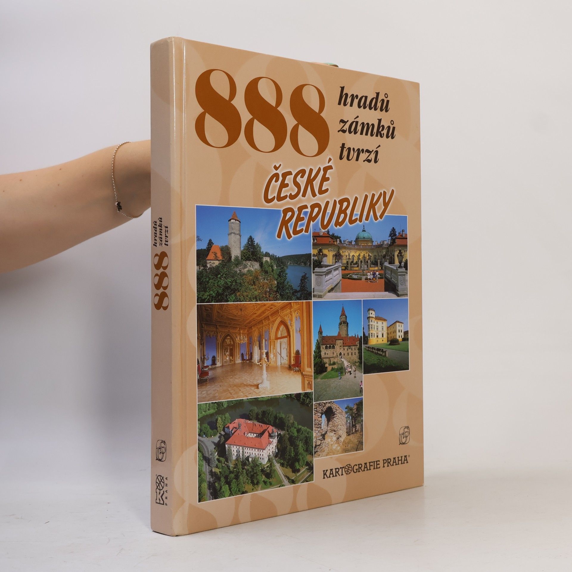 888 hradů, zámků, tvrzí České republiky