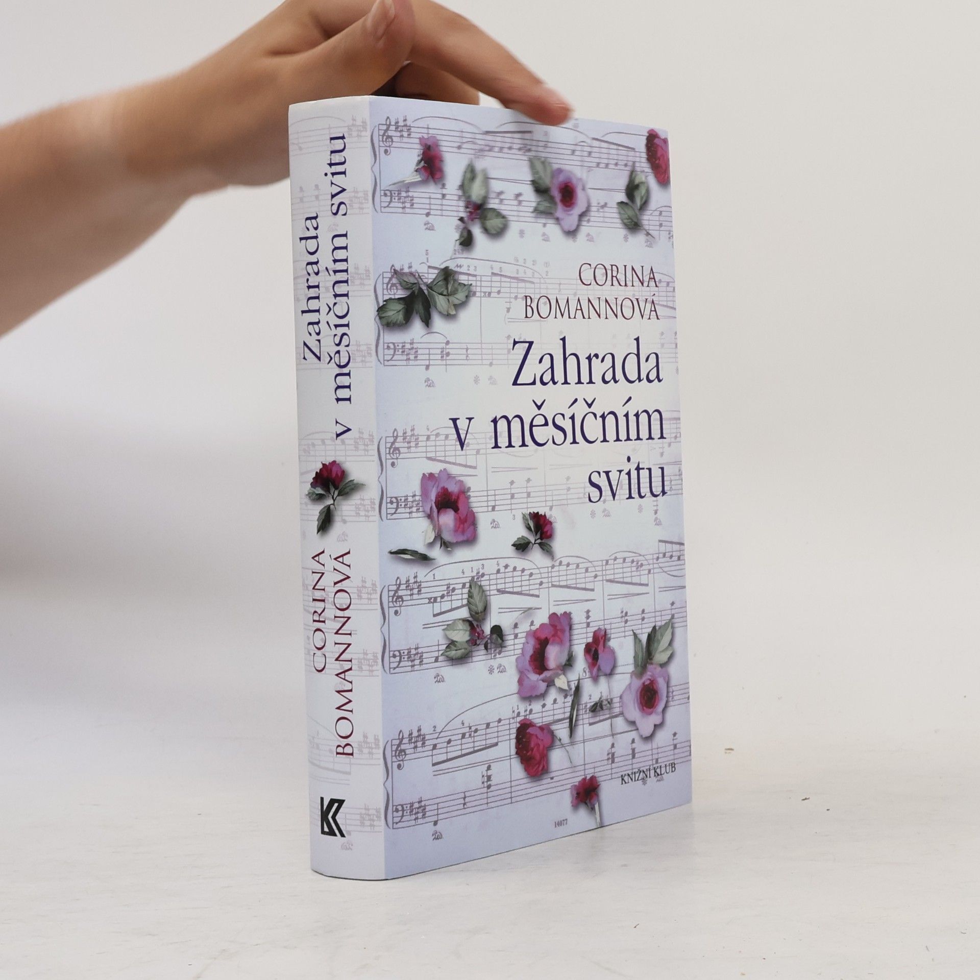 Corina Bomann Zahrada v měsíčním svitu