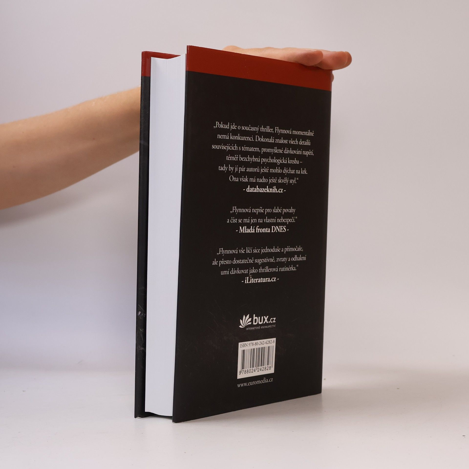 Gillian Flynn Temné kouty