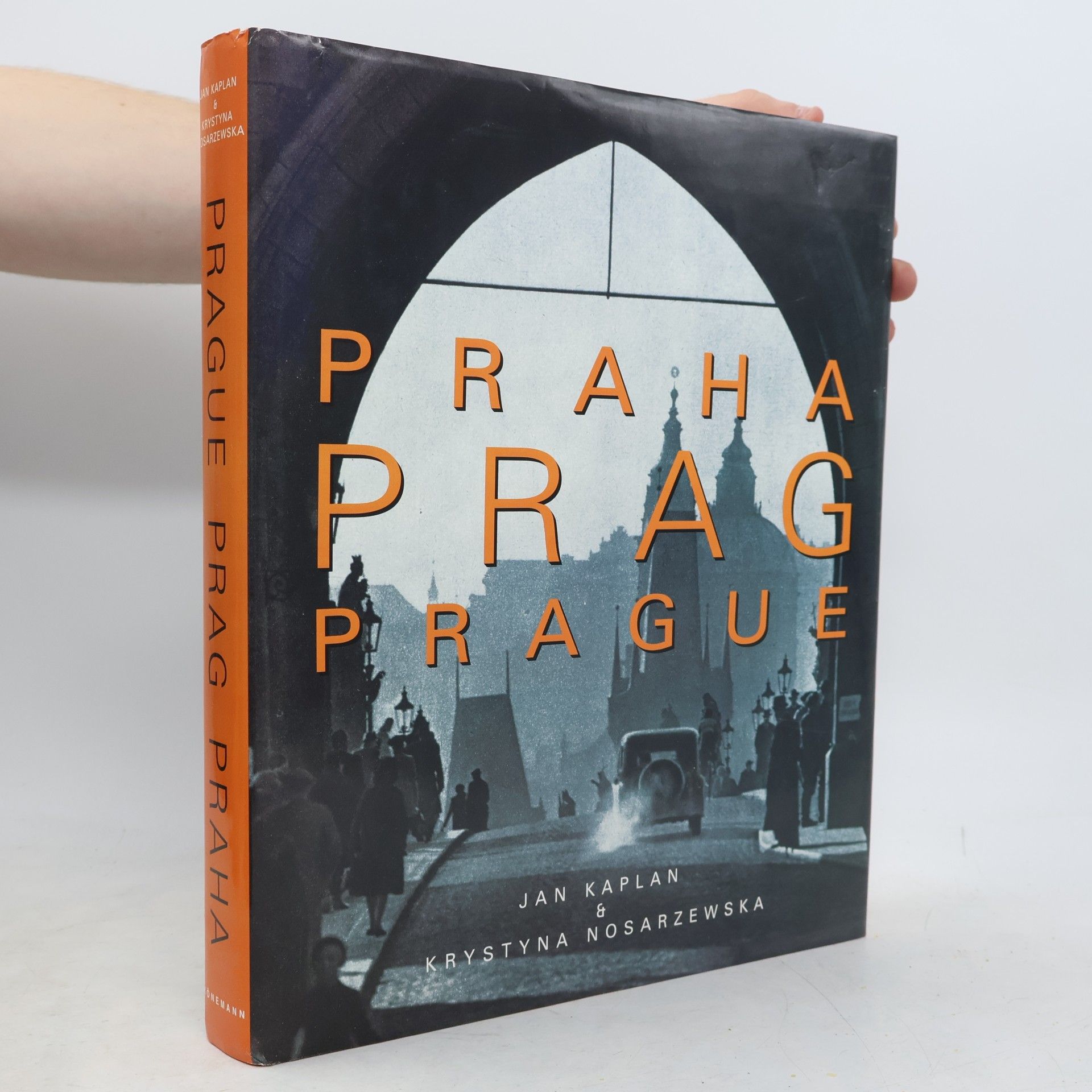 Jan Kaplan Praha = Prag = Prague: The turbulent century = das turbulente Jahrhundert = le siècle turbulent