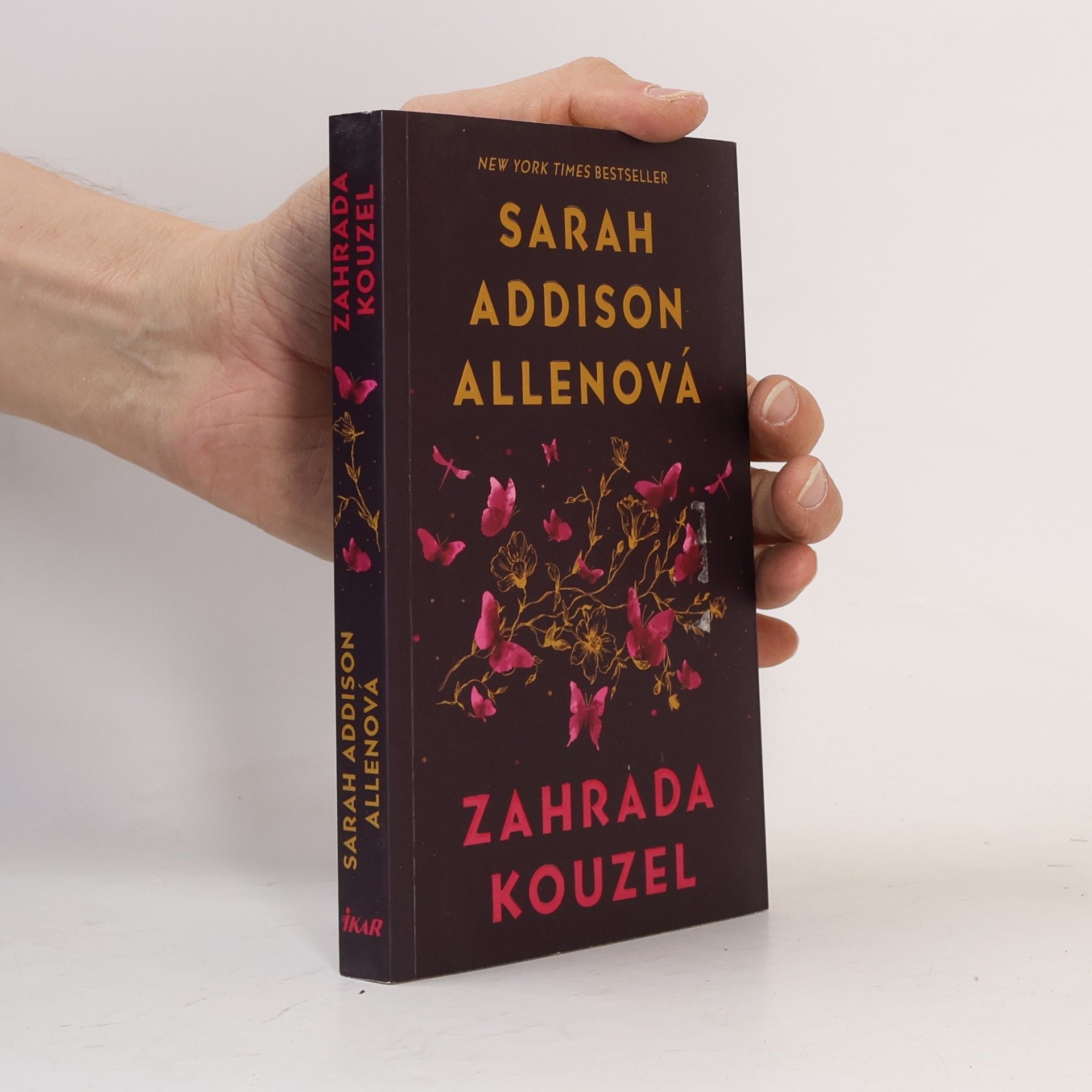 Sarah Addison Allen Zahrada kouzel