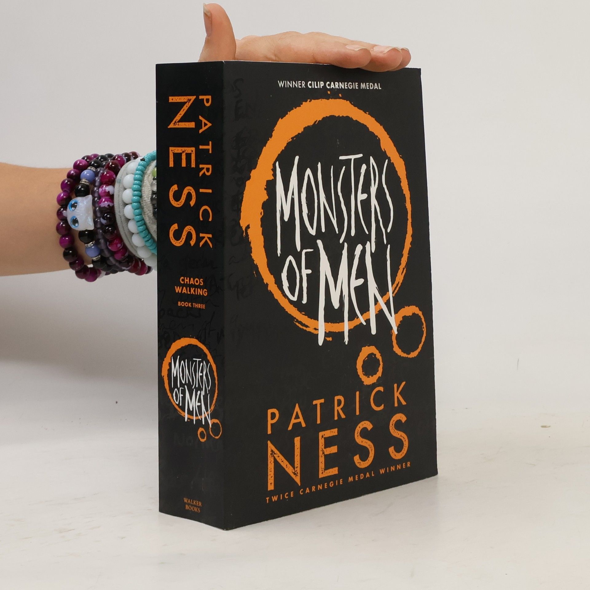 Patrick Ness Monsters of Men: Chaos walking. Book three
