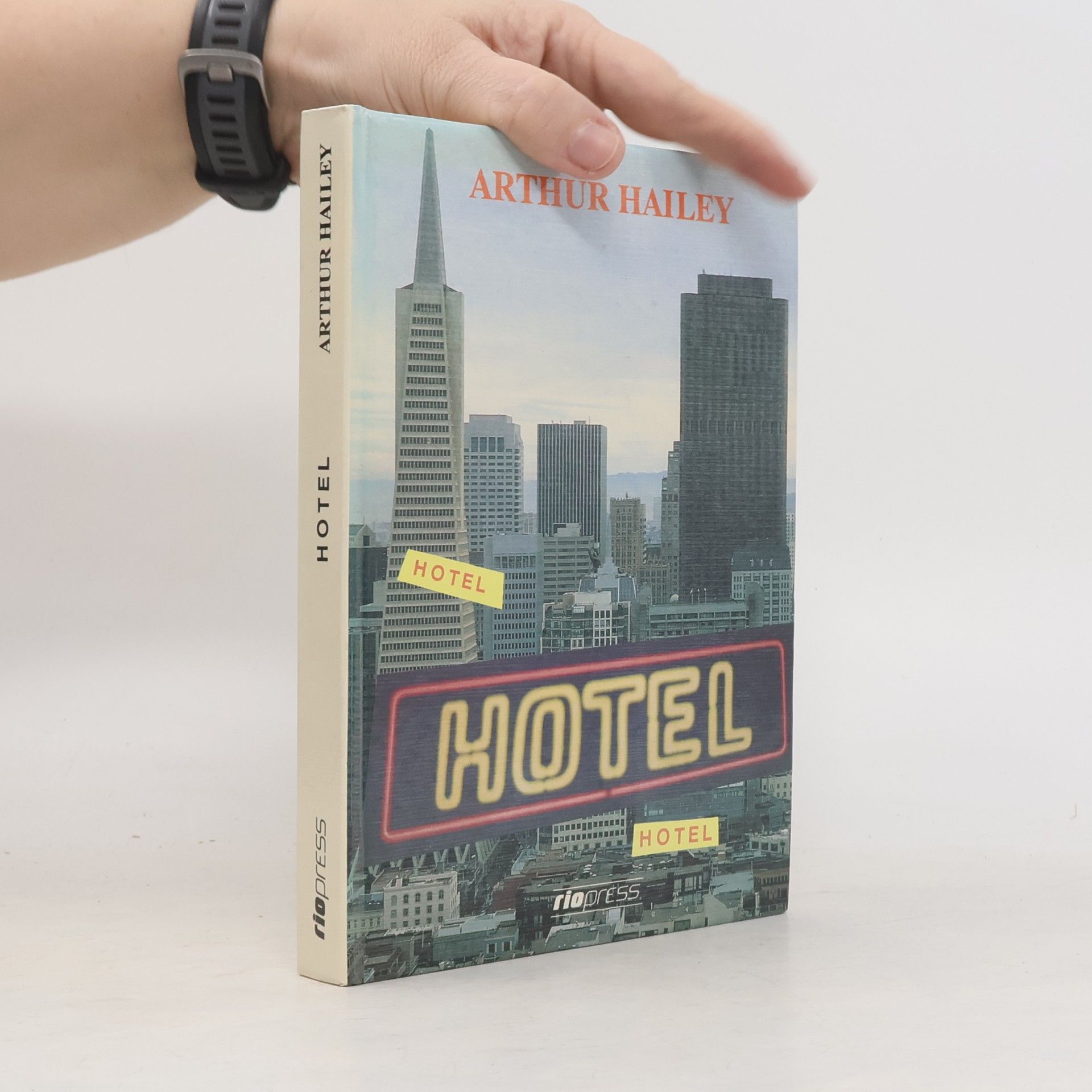 Arthur Hailey Hotel