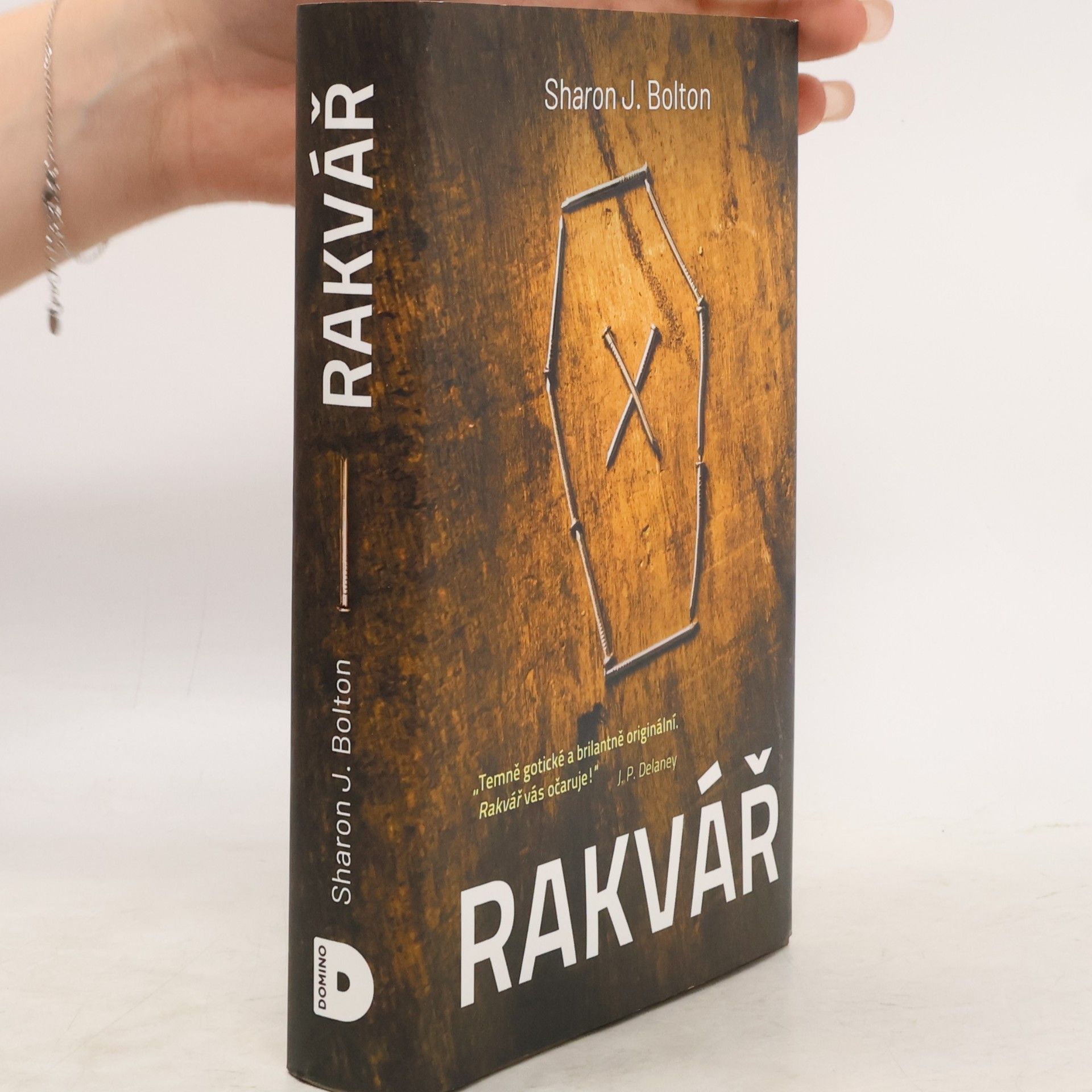 S. J. Bolton Rakvář