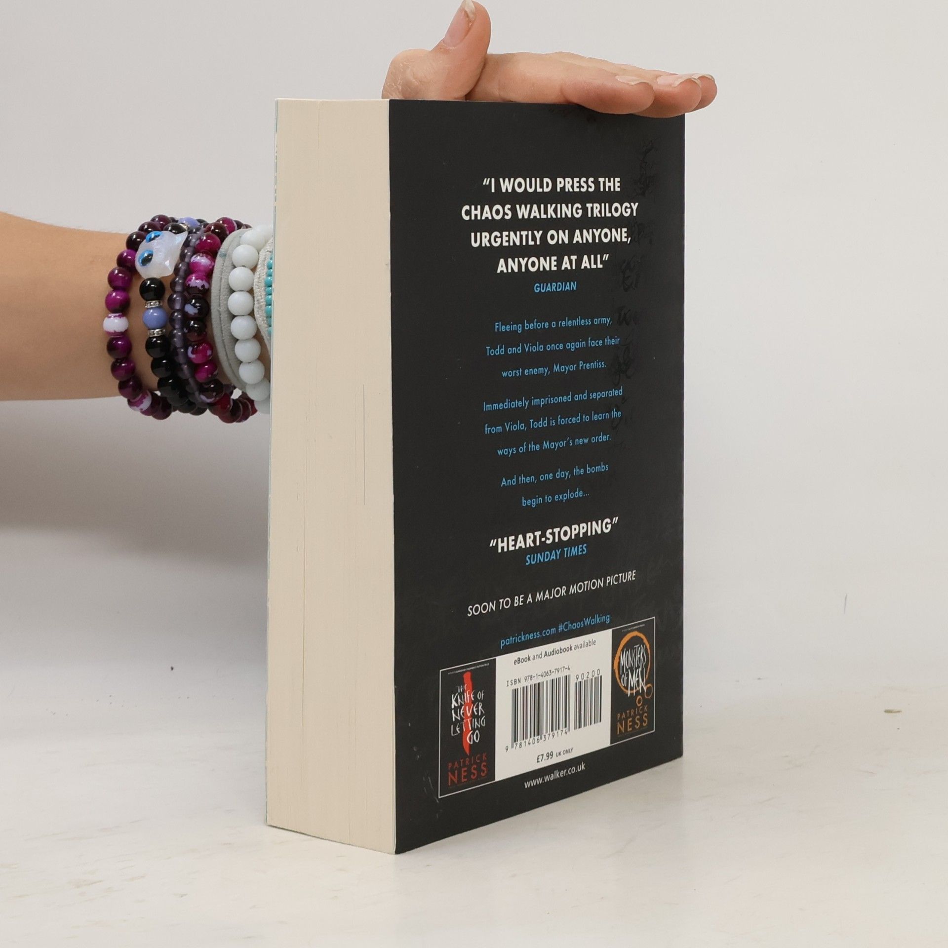 Patrick Ness Chaos walking : Book two , The ask and the answer
