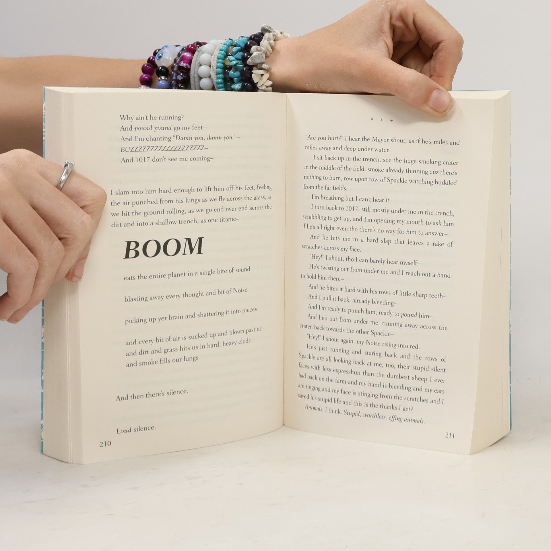 Patrick Ness Chaos walking : Book two , The ask and the answer