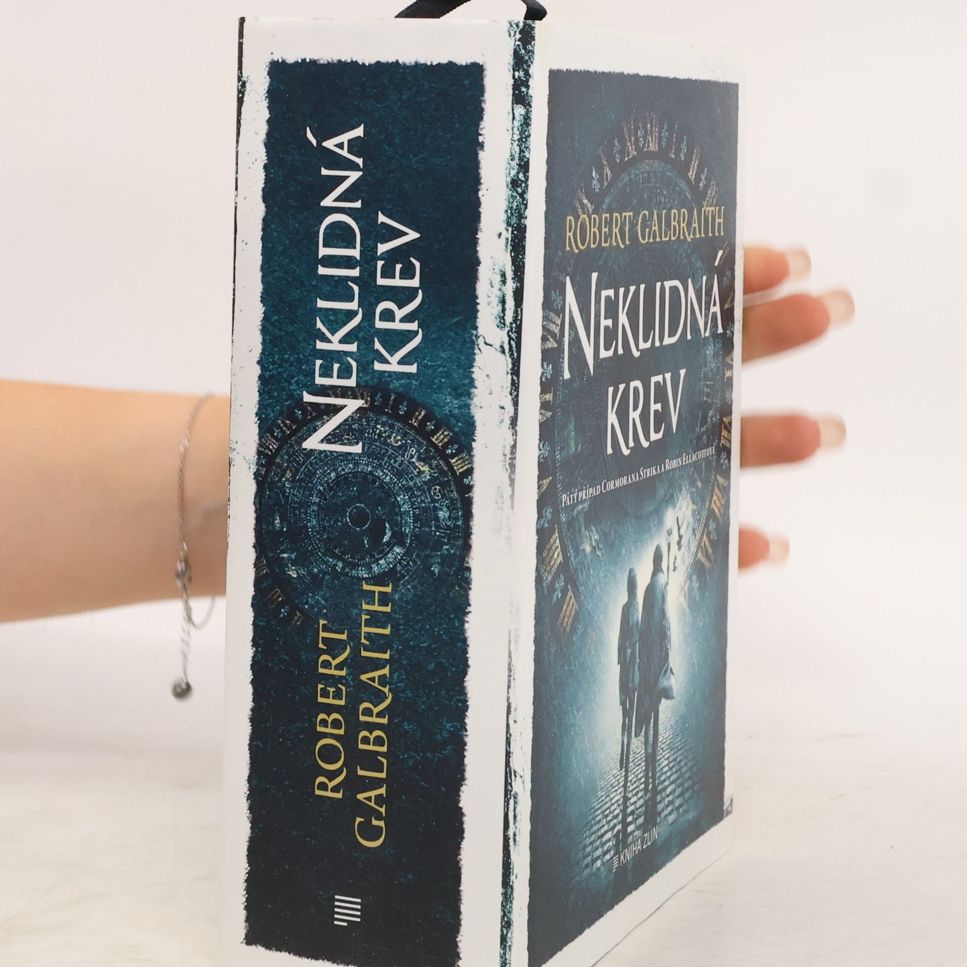 Joanne K. Rowling Neklidná krev