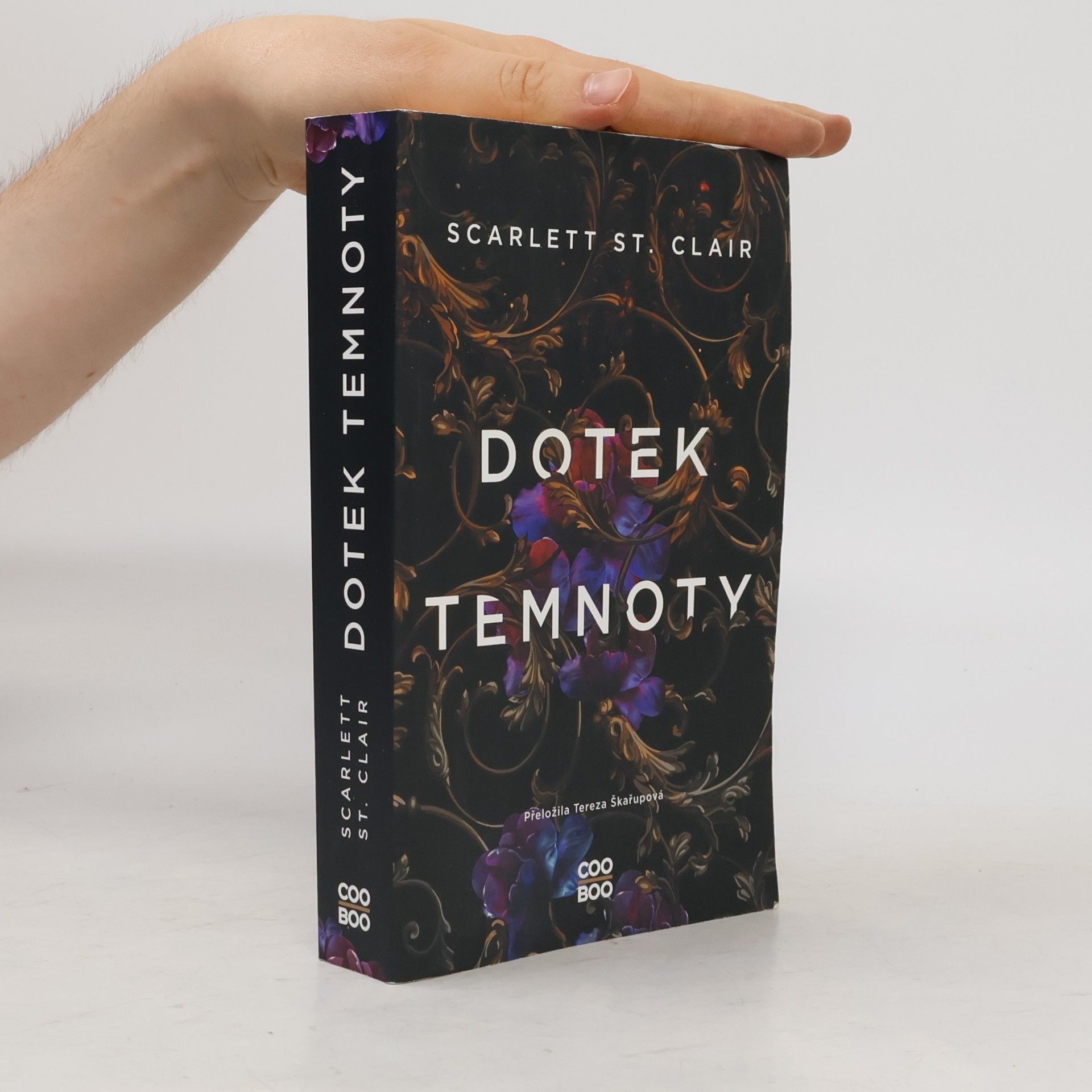 Scarlett St. Clair Dotek temnoty