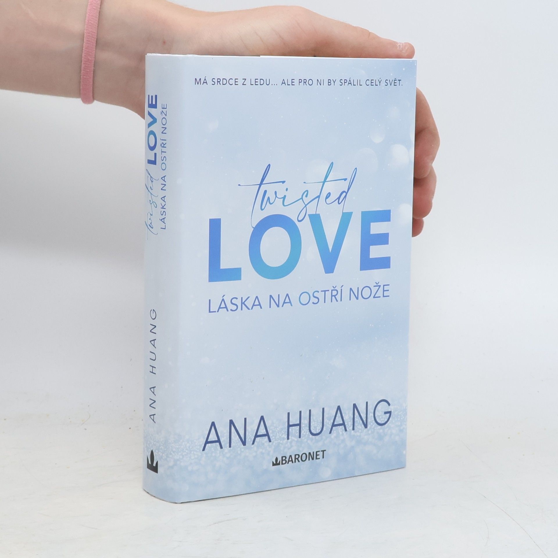 Ana Huang Twisted love. Láska na ostří nože