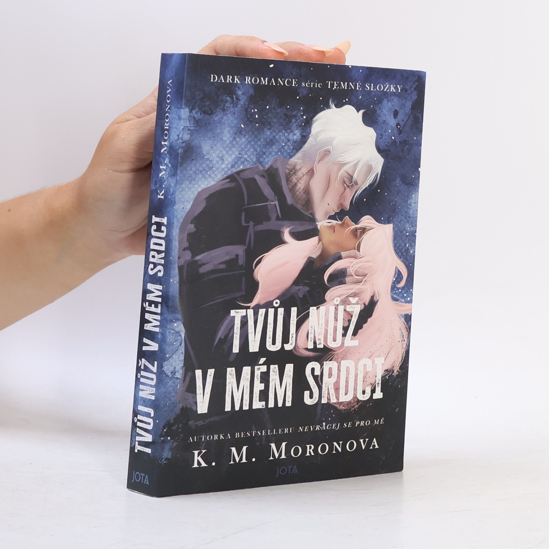 K M Moronova Tvůj nůž v mém srdci