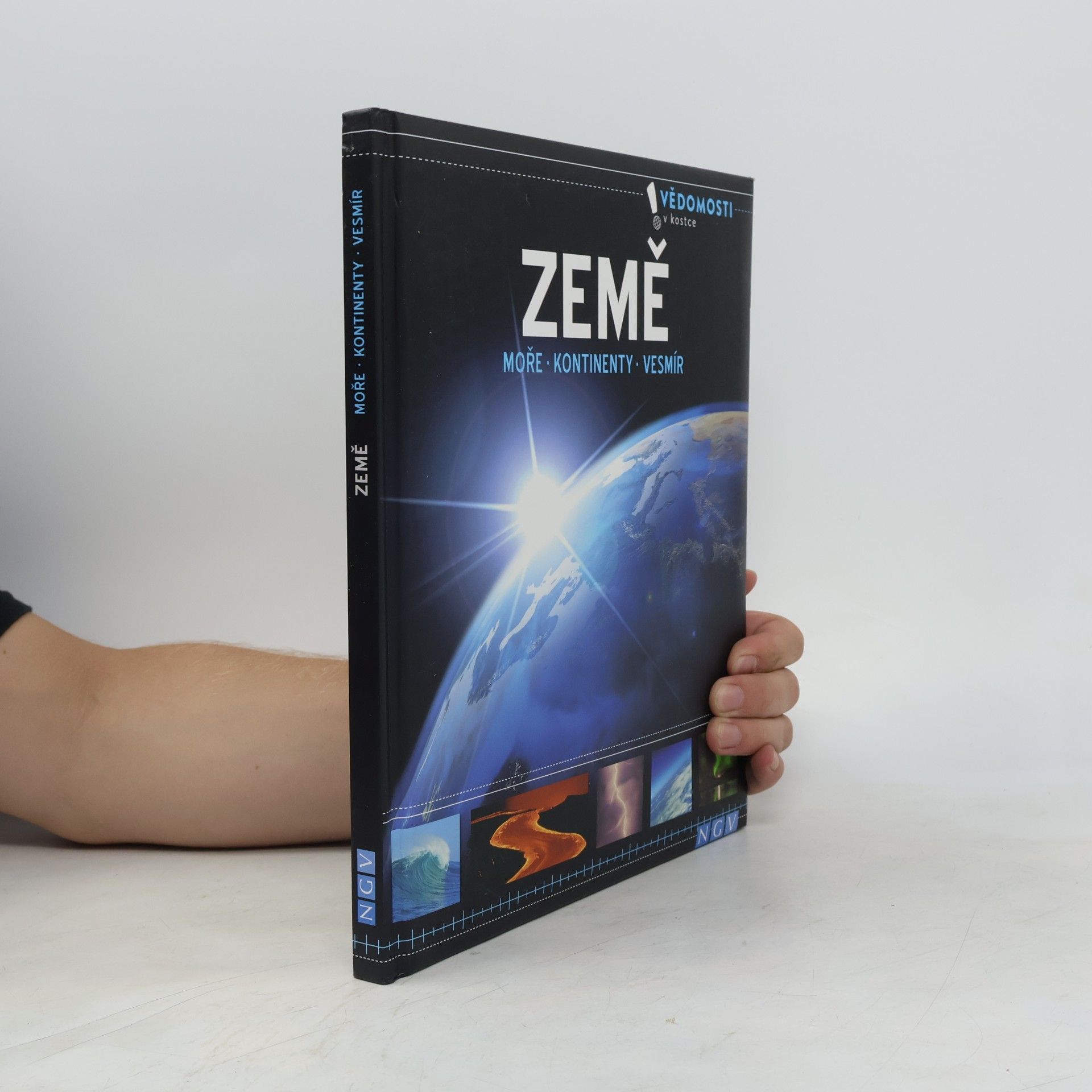 Matyáš Staněk Země. Moře, kontinenty, vesmír