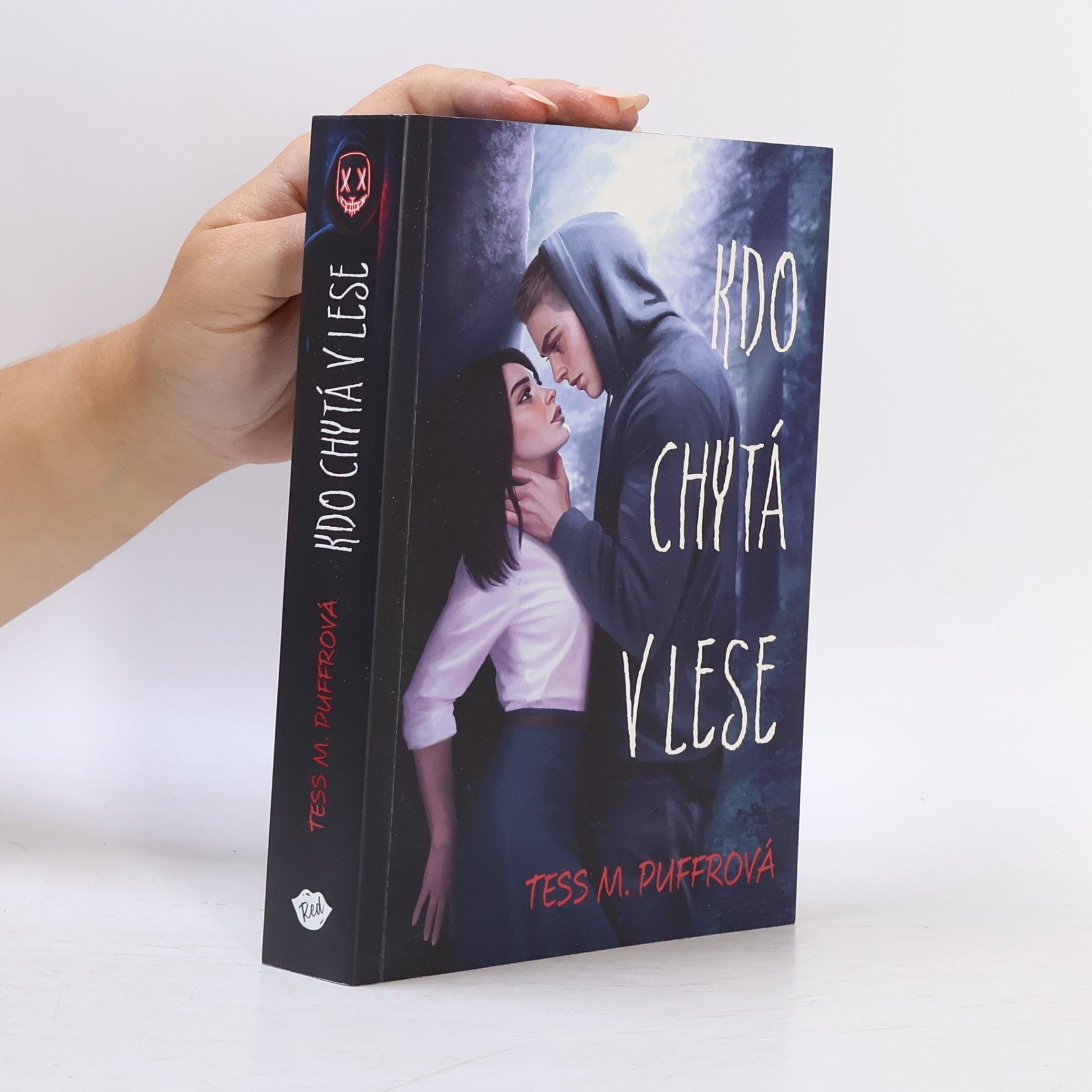 Tess M. Puffrová Kdo chytá v lese