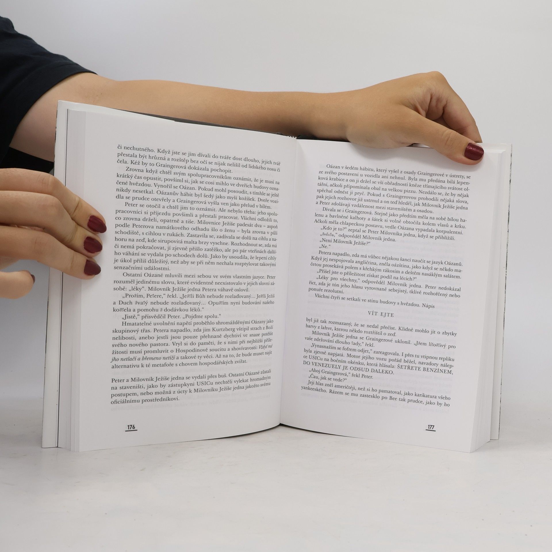 Michel Faber Kniha zvláštních nových věcí