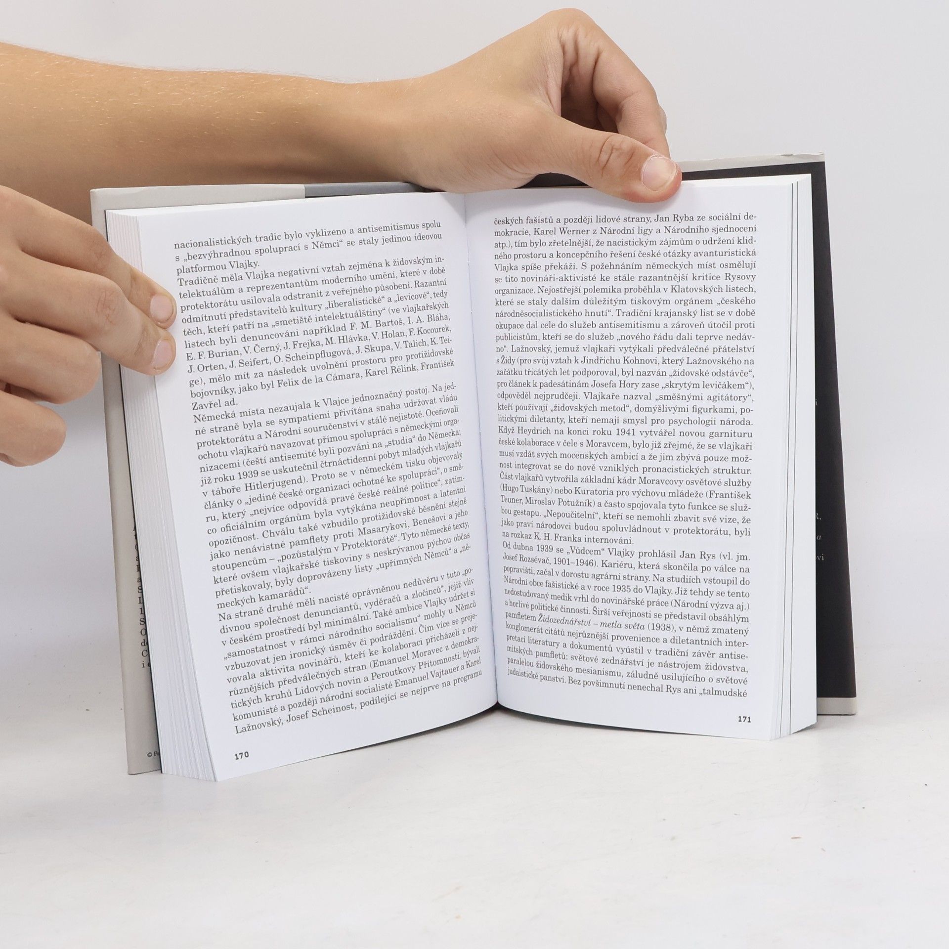Jiří Brabec Panství ideologie a moc literatury - Studie, kritiky, portréty (1991–2008)
