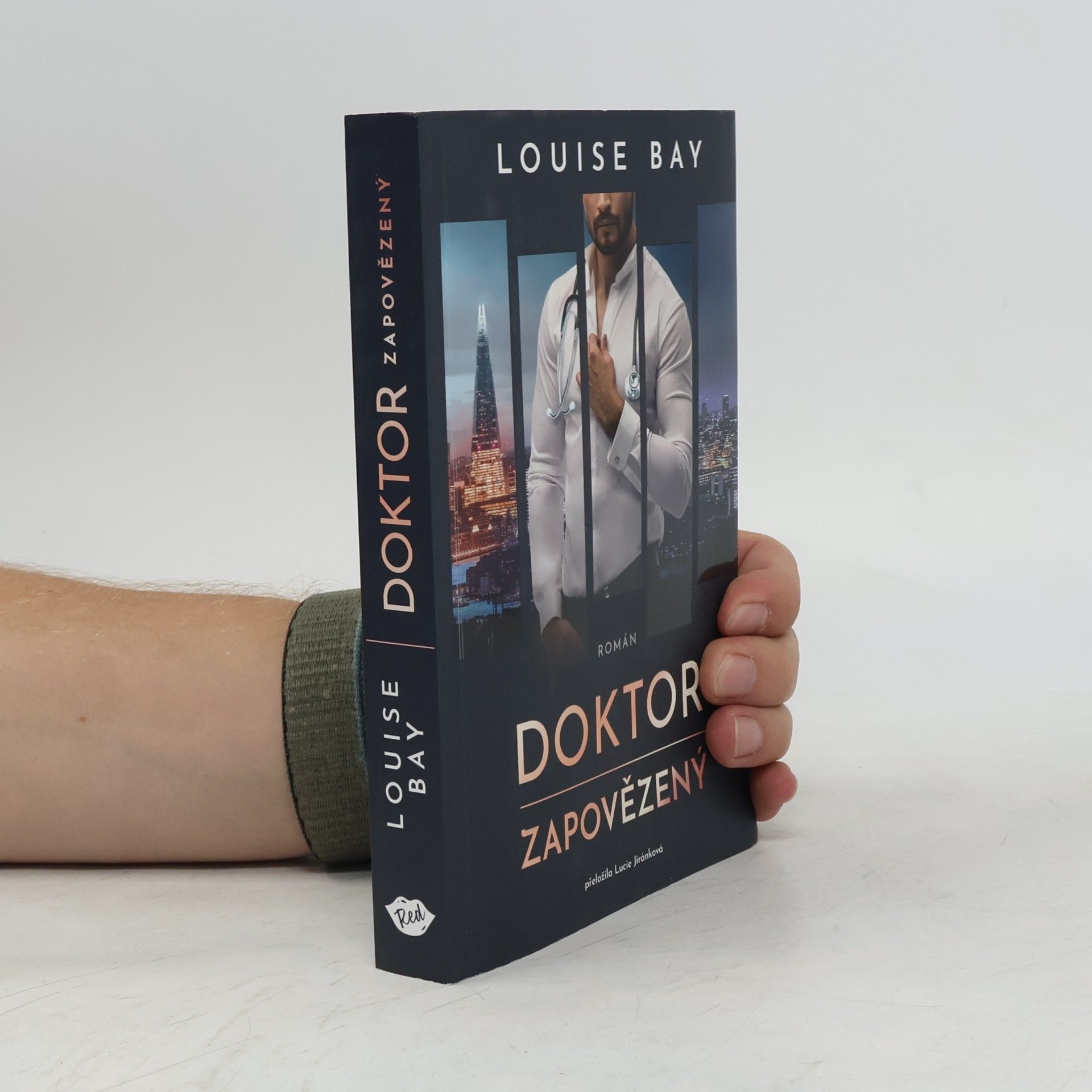 Louise Bay Doktor Zapovězený