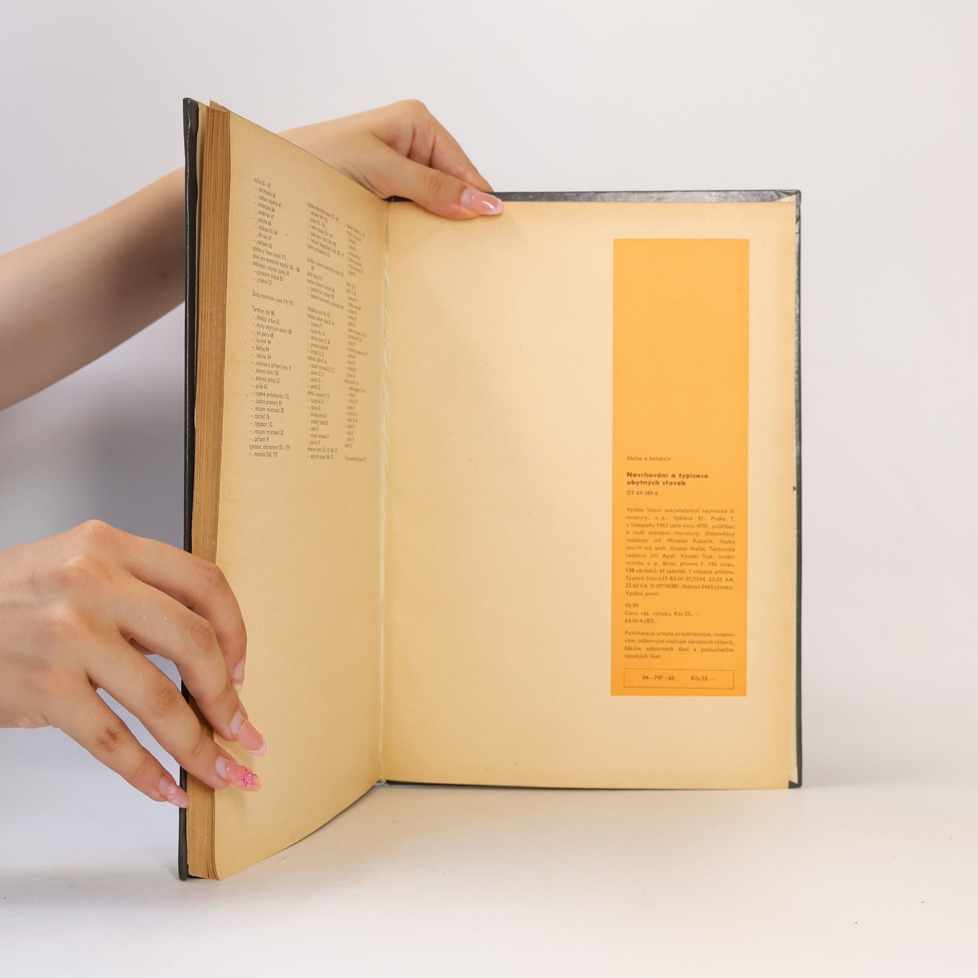 Various authors Navrhování a typizace obytných budov