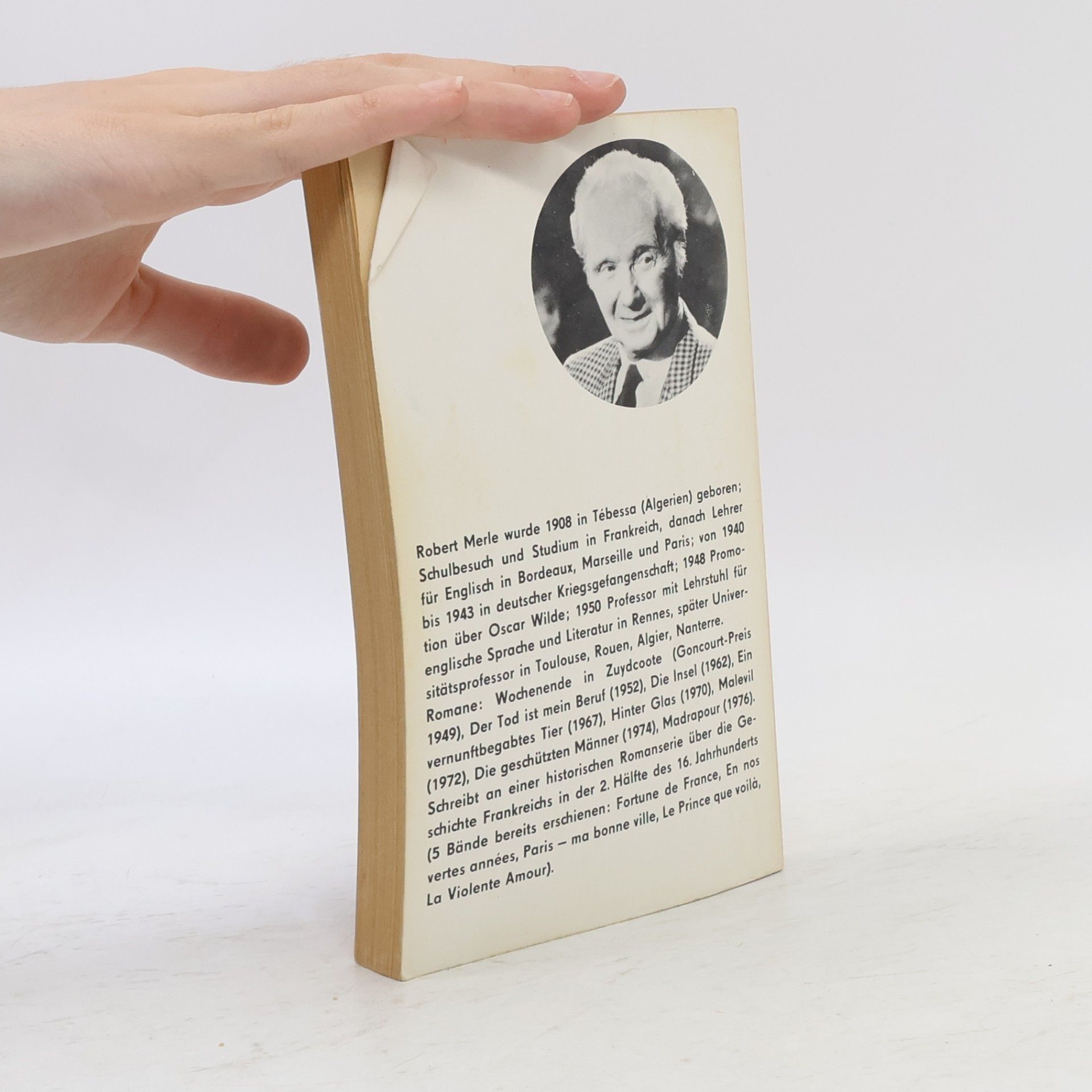 Robert Merle Hinter Glas