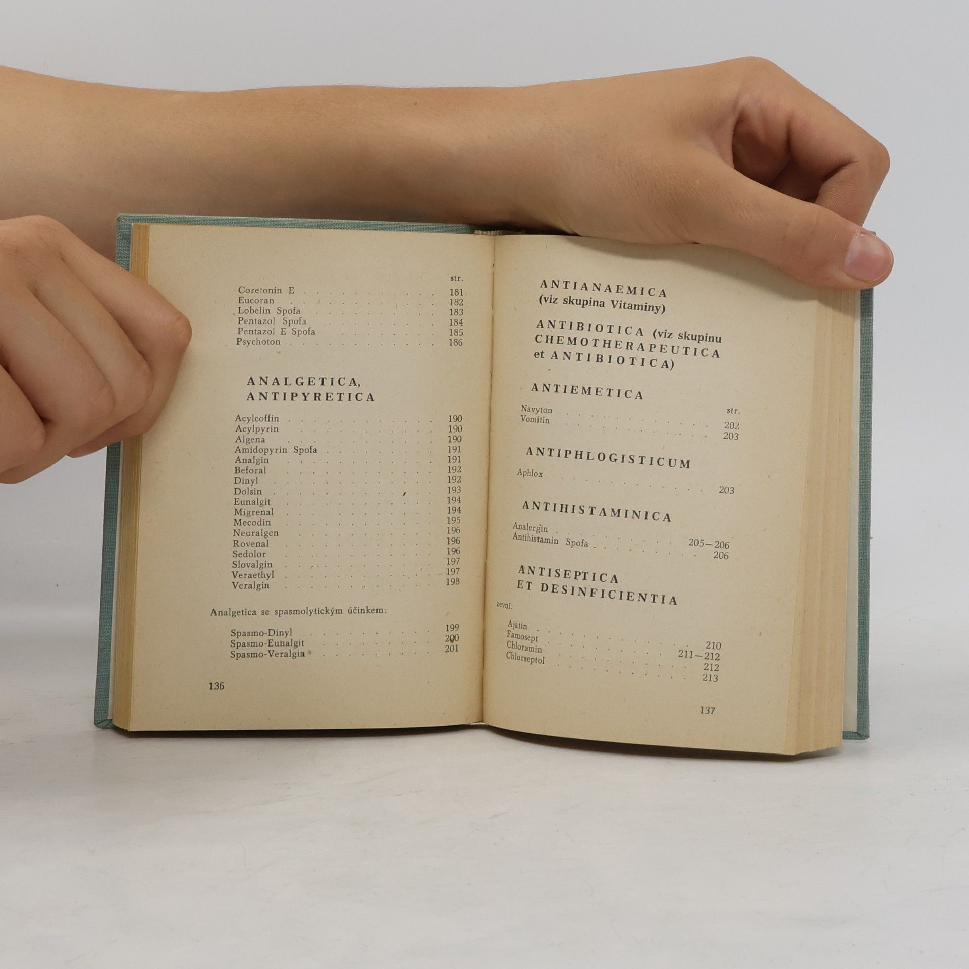 Kolektiv autorů Dentální almanach