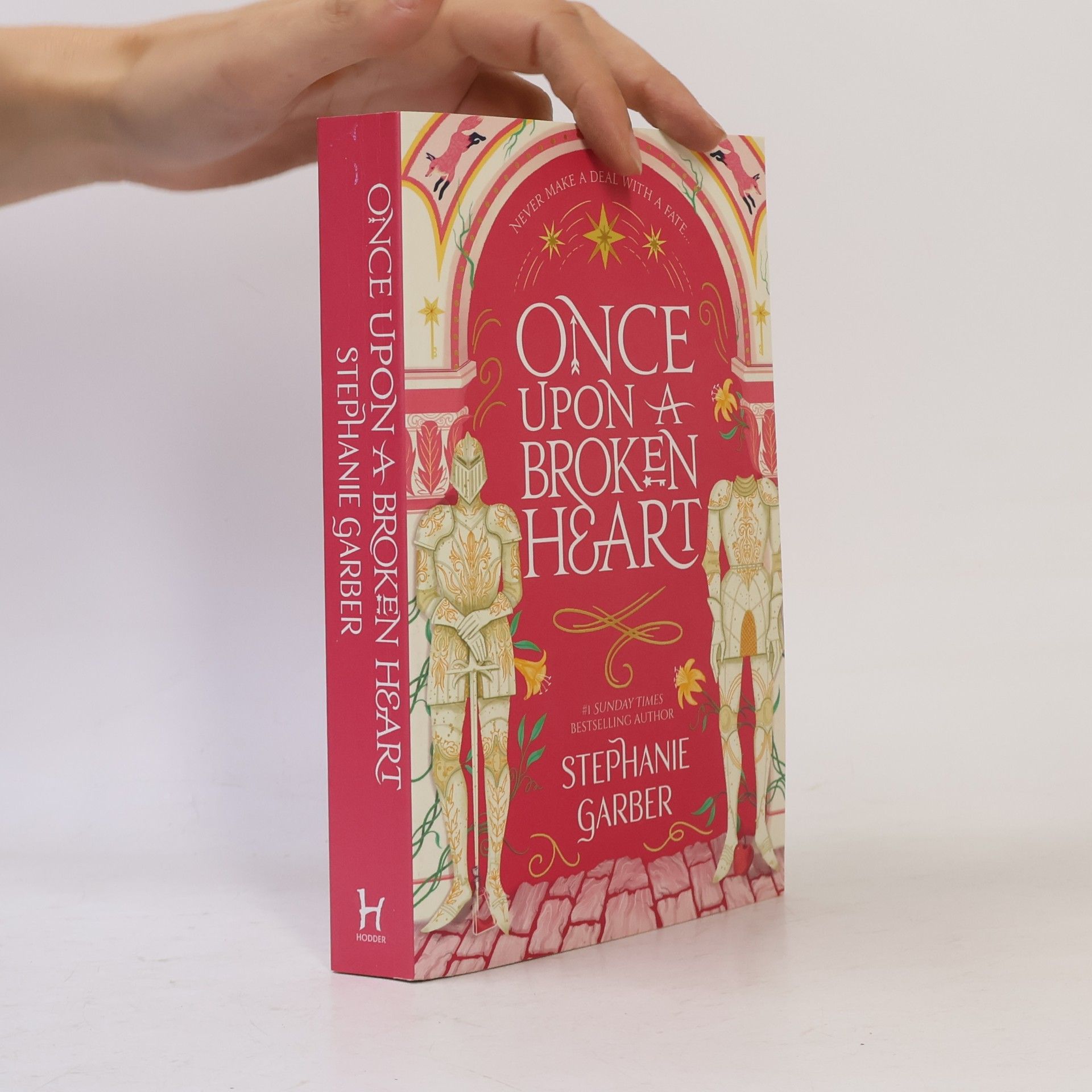 Stephanie Garber Once upon a broken heart