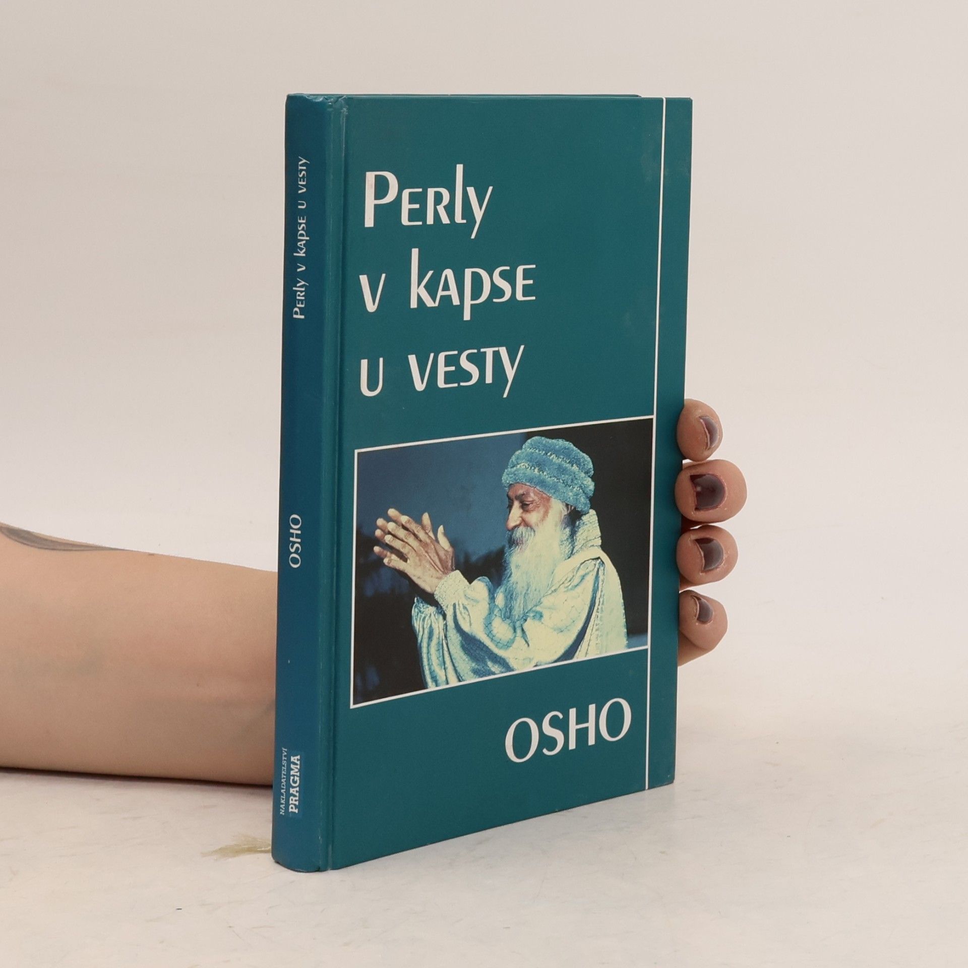 Ošó Perly v kapse u vesty