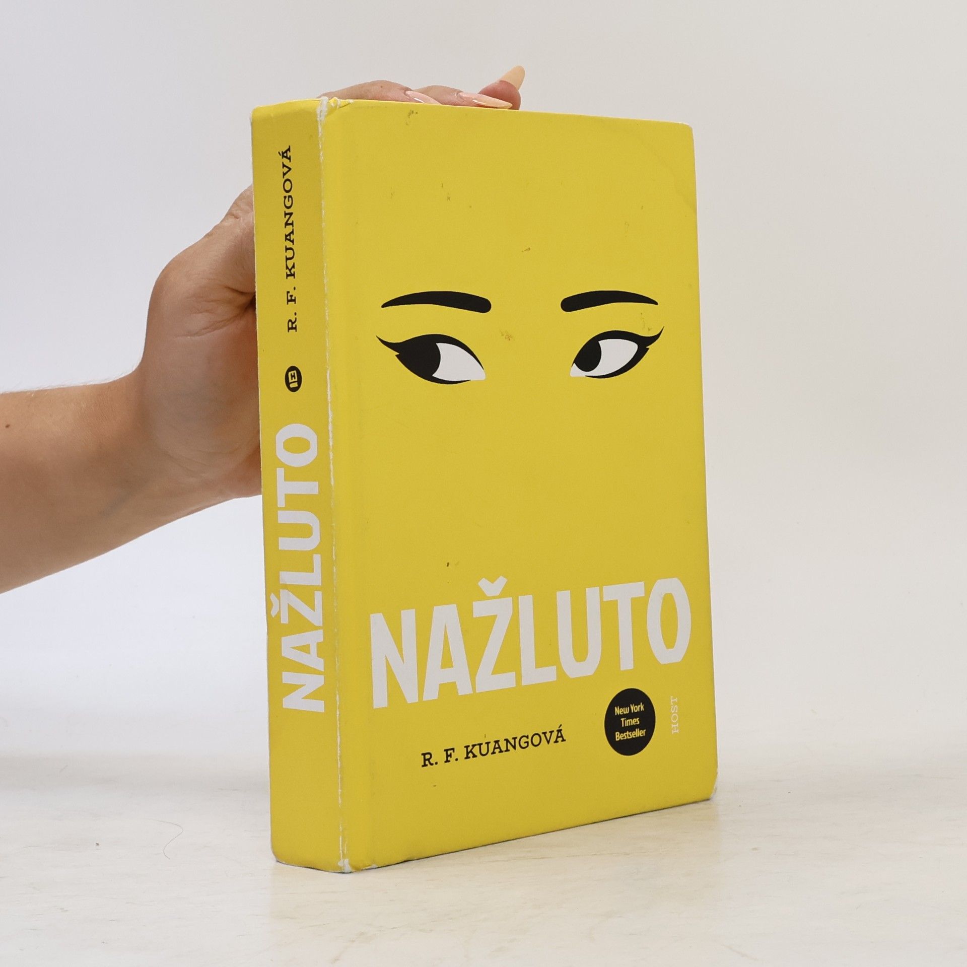 Rebecca Kuang Nažluto