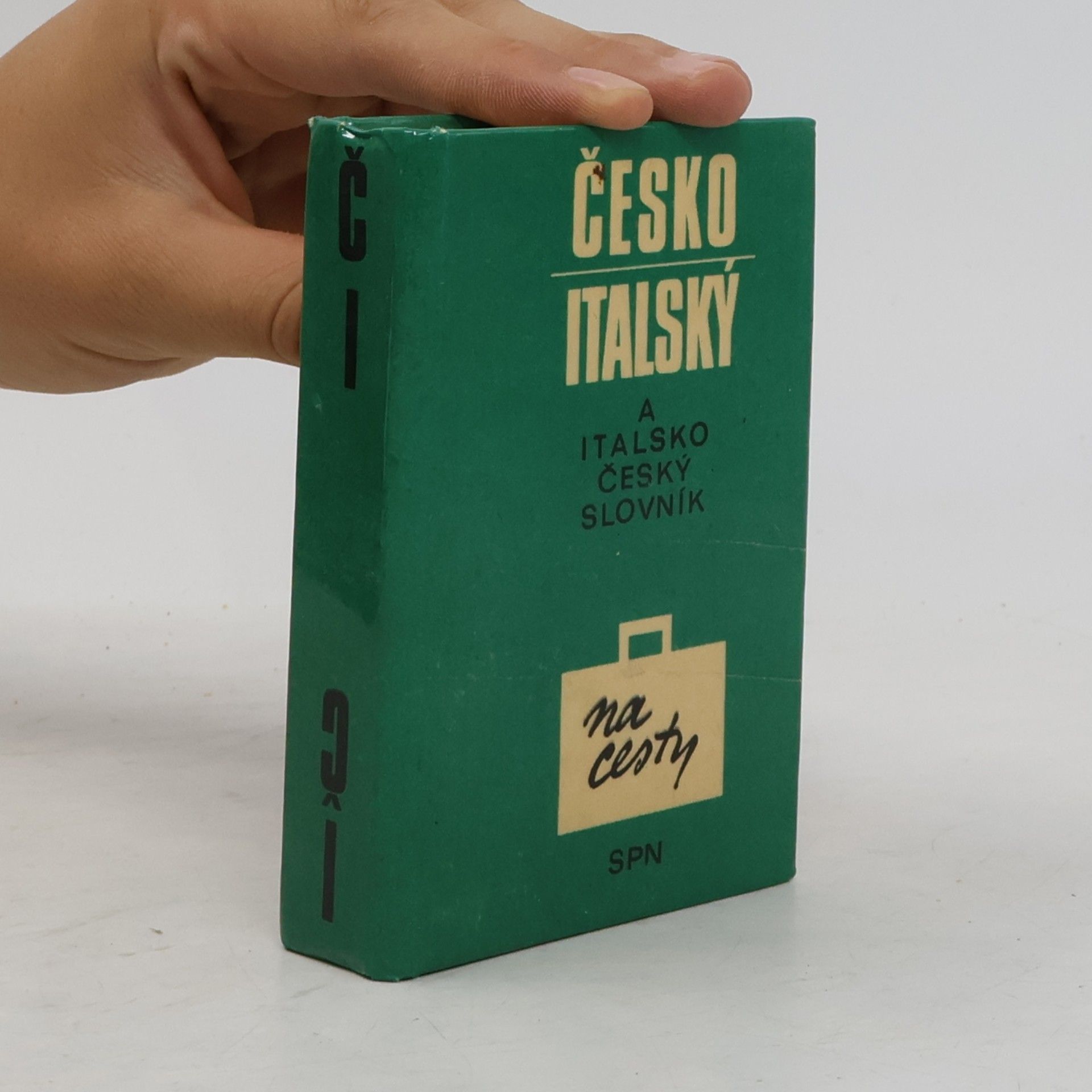 Česko - italský a italsko - český slovník na cesty
