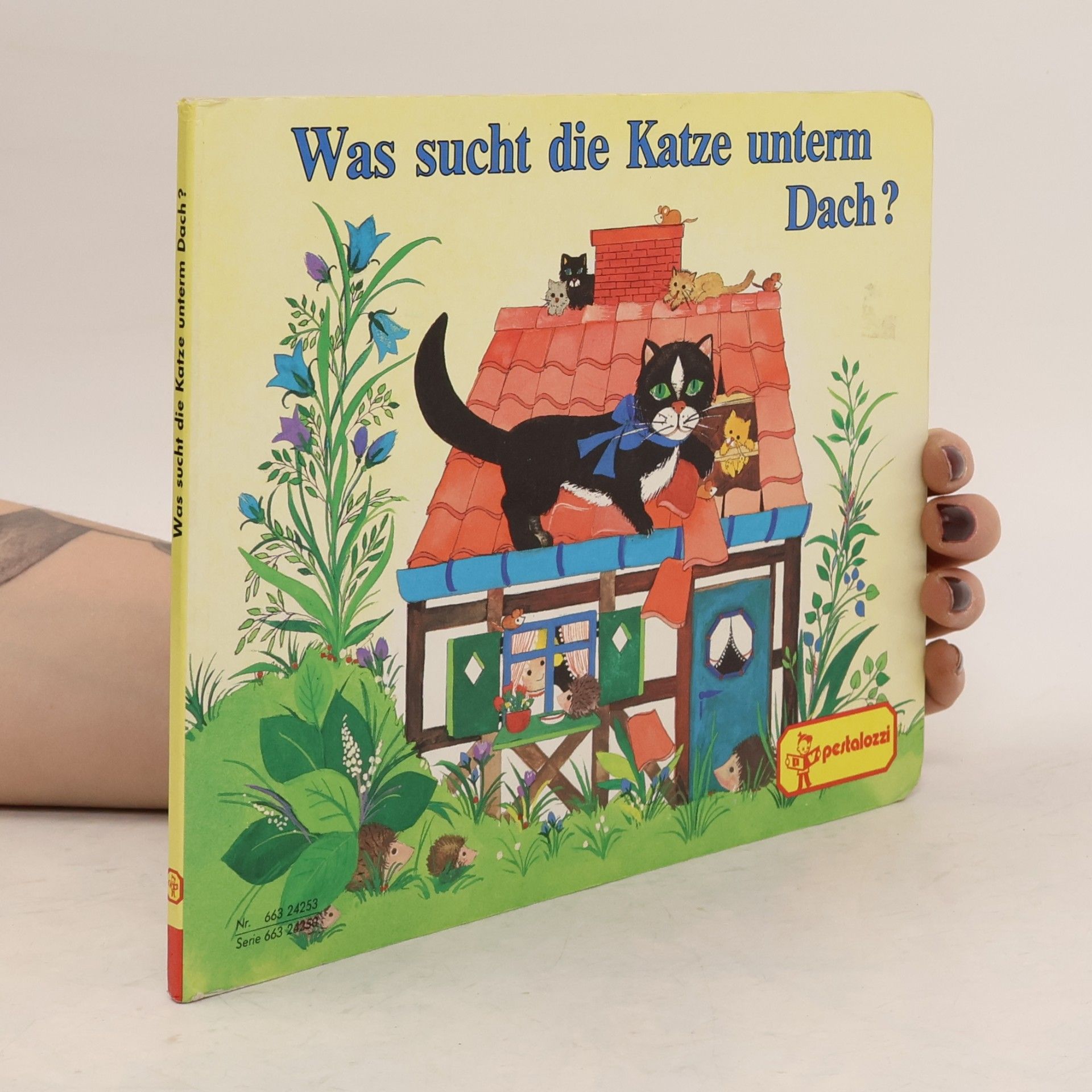 Was sucht die Katze unterm Dach?