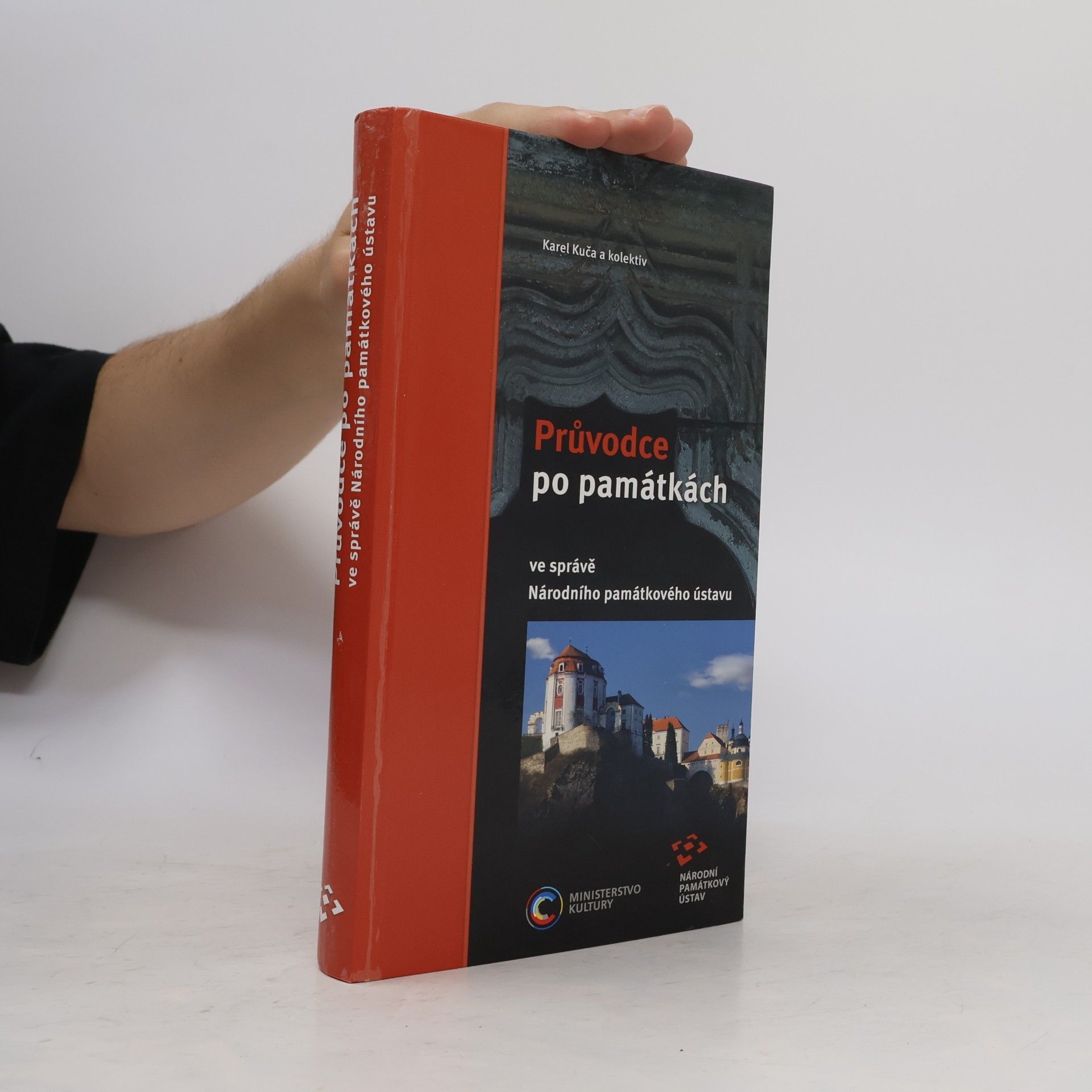 Karel Kuča Průvodce po památkách. Ve správě Národního památkového ústavu