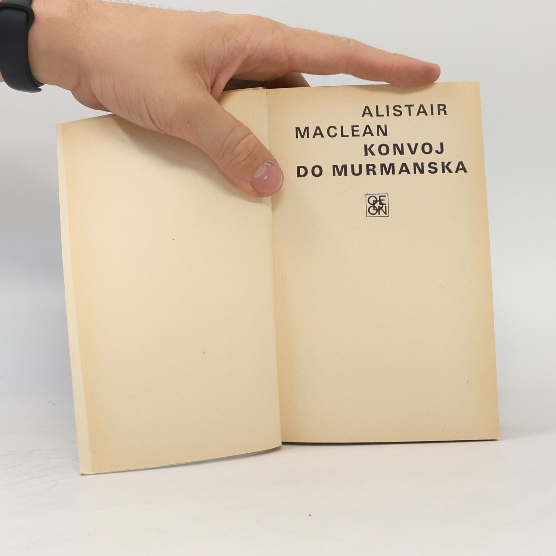 Alistair MacLean Konvoj do Murmanska