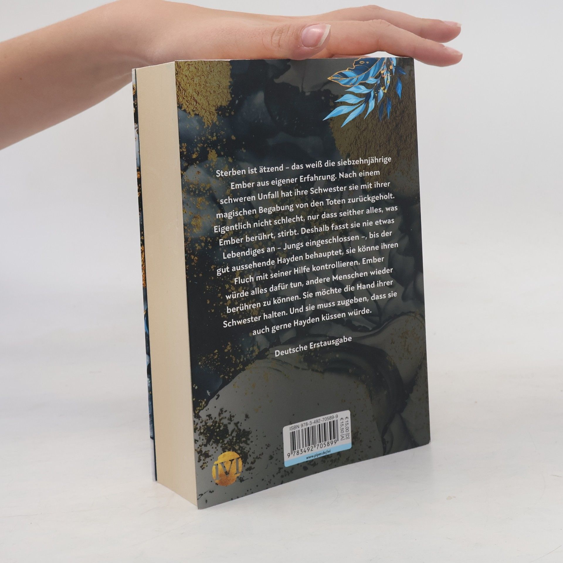 Jennifer Armentrout Cursed. Die Hoffnung liegt hinter der Dunkelheit