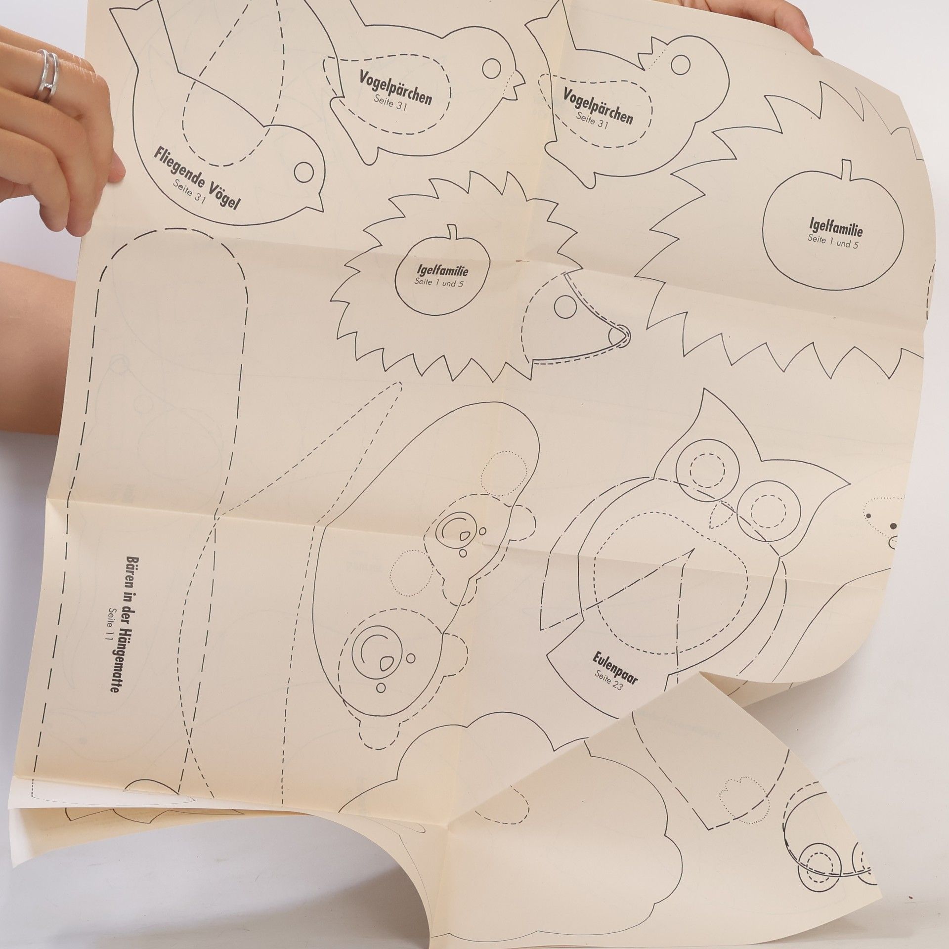 Kinderleichte Fensterbilder aus Wellpappe