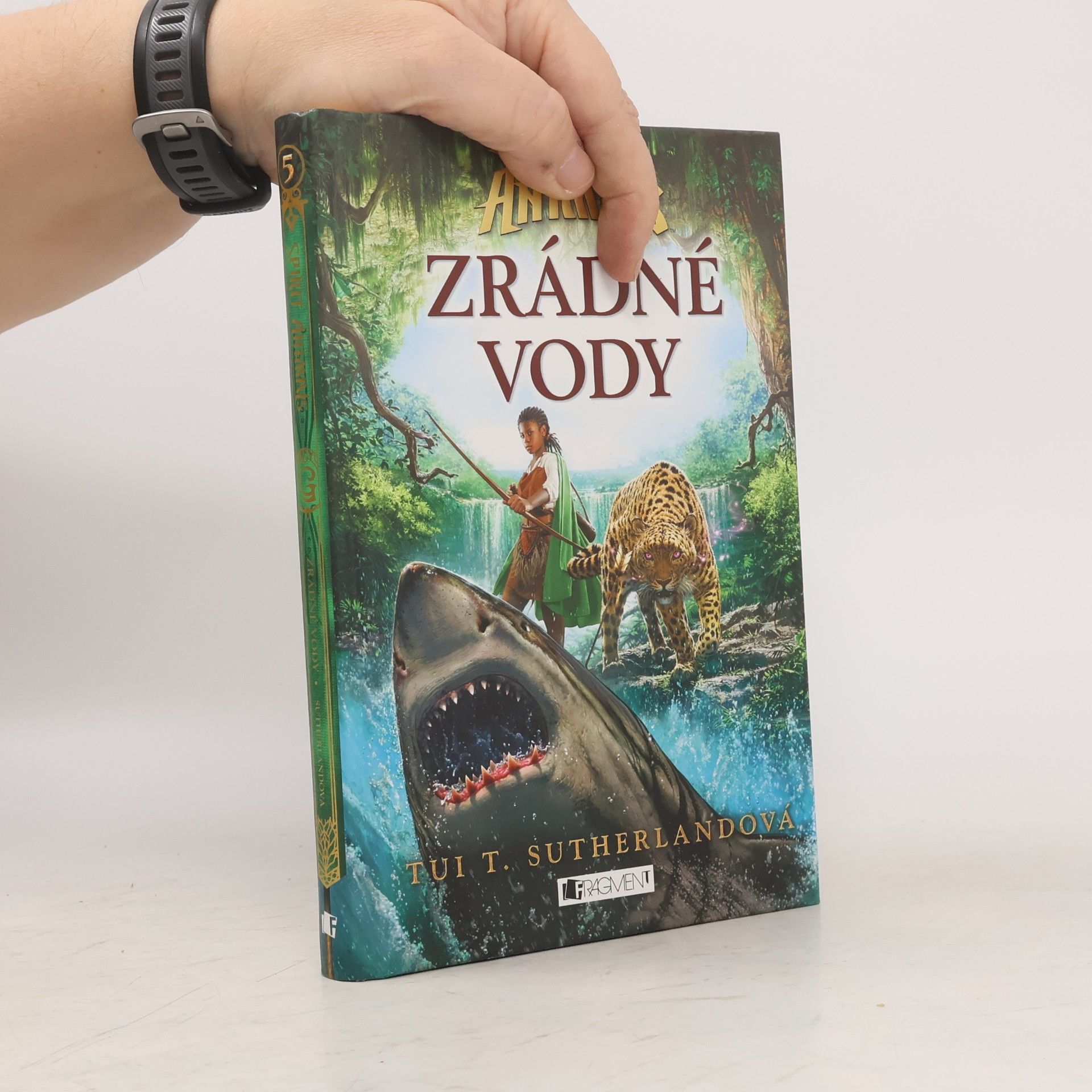 Tui Sutherland Zrádné vody