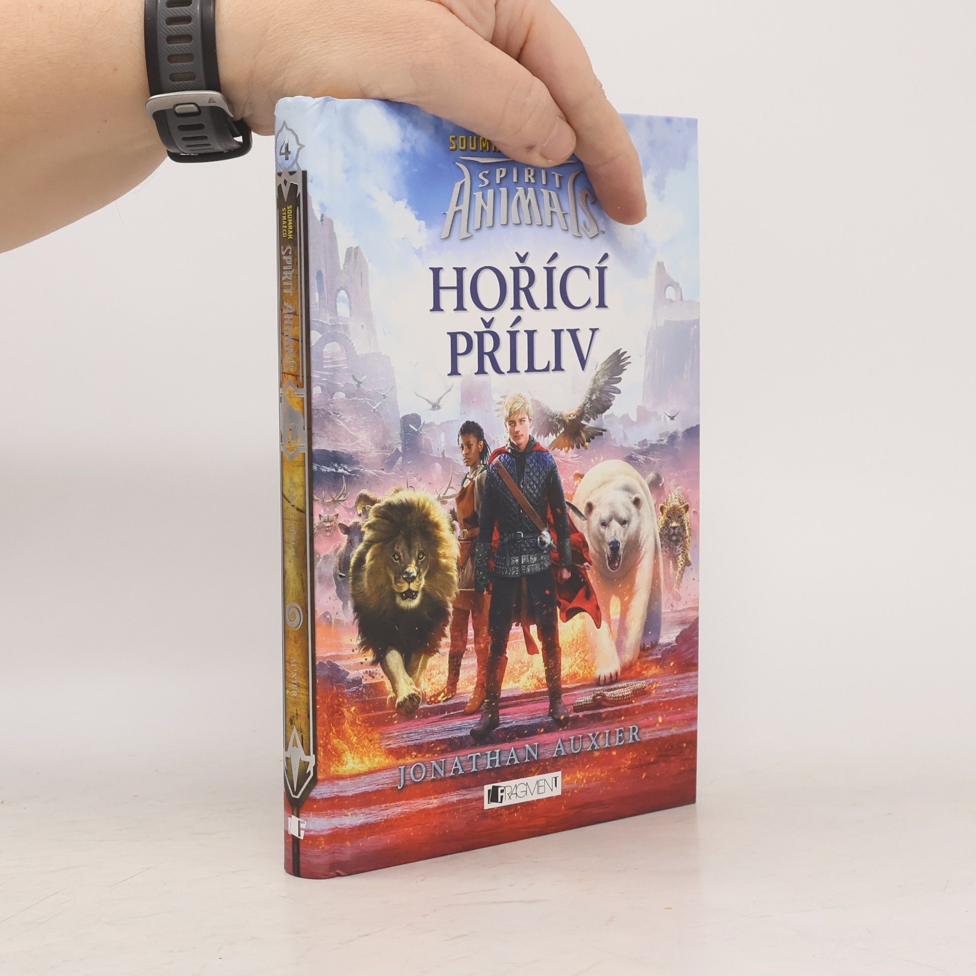 Jonathan Auxier Hořící příliv