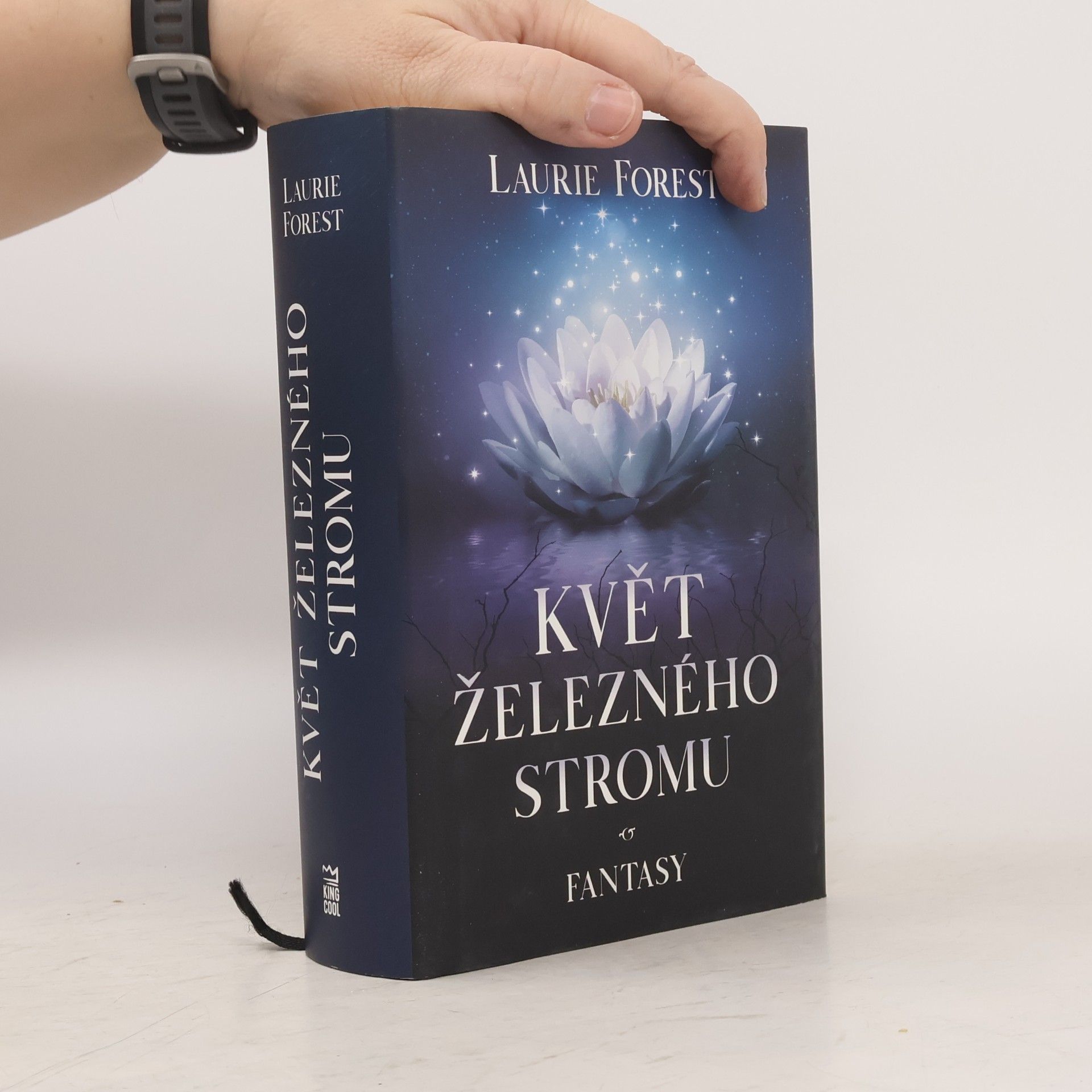 Laurie Forest Květ železného stromu