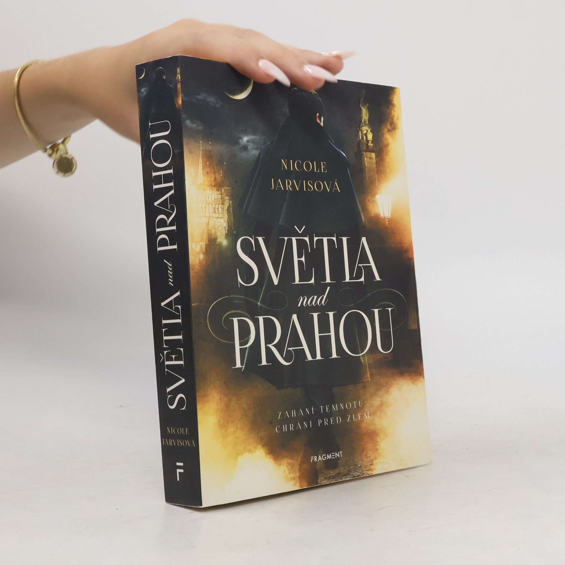 Nicole Jarvis Světla nad Prahou