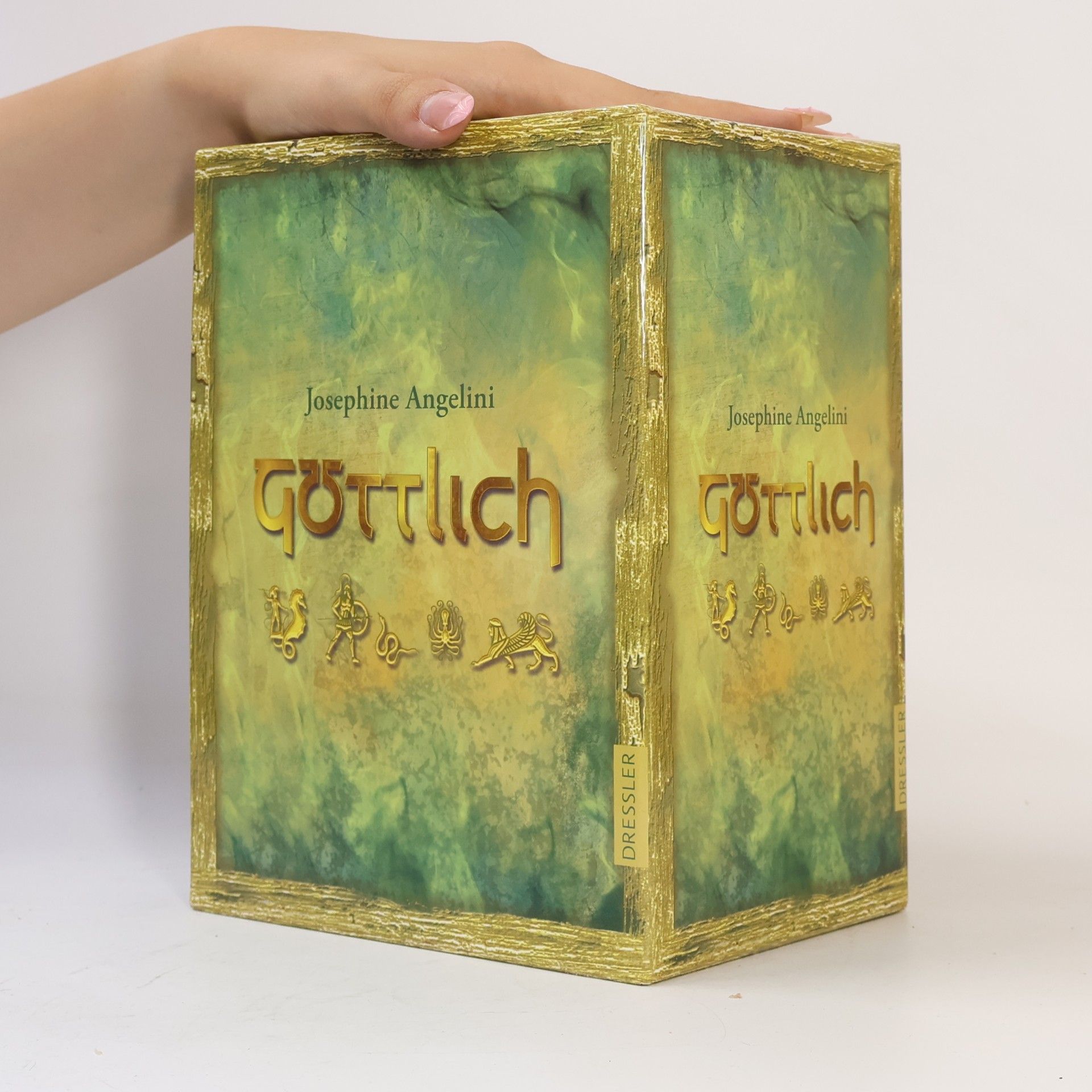 Josephine Angelini Göttlich-Trilogie