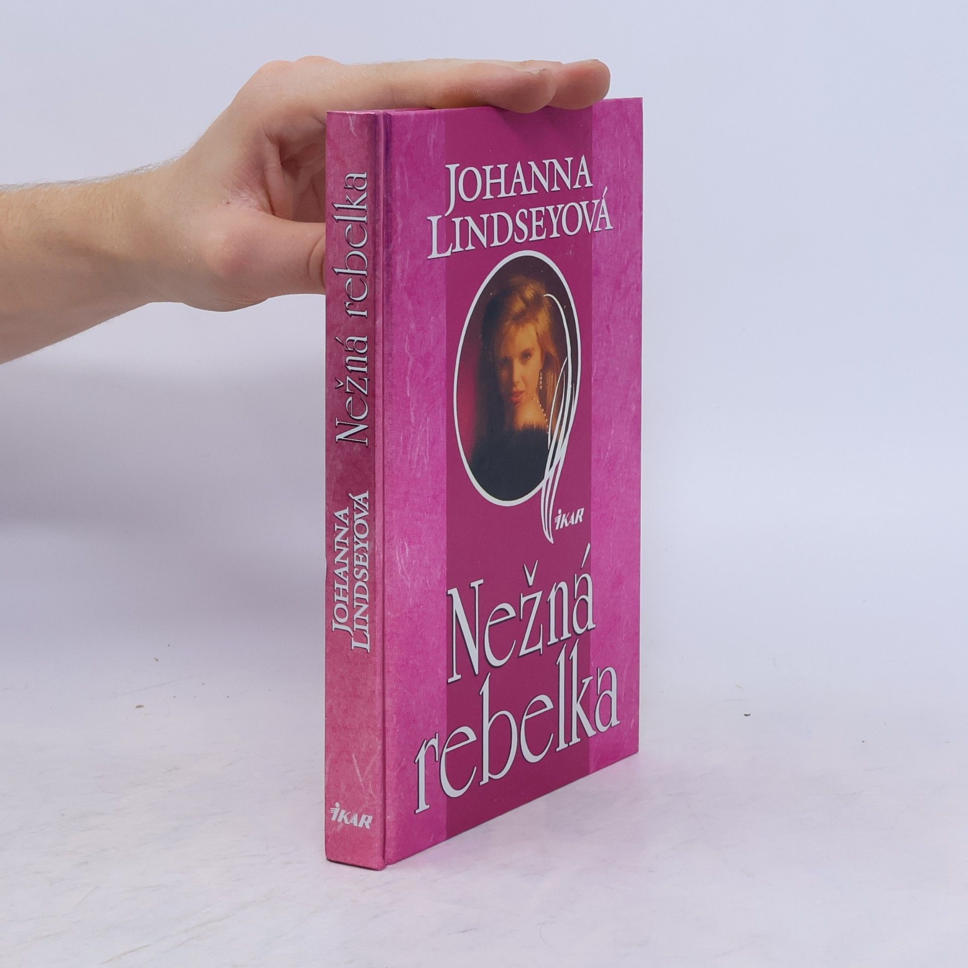 Johanna Lindsey Nežná rebelka