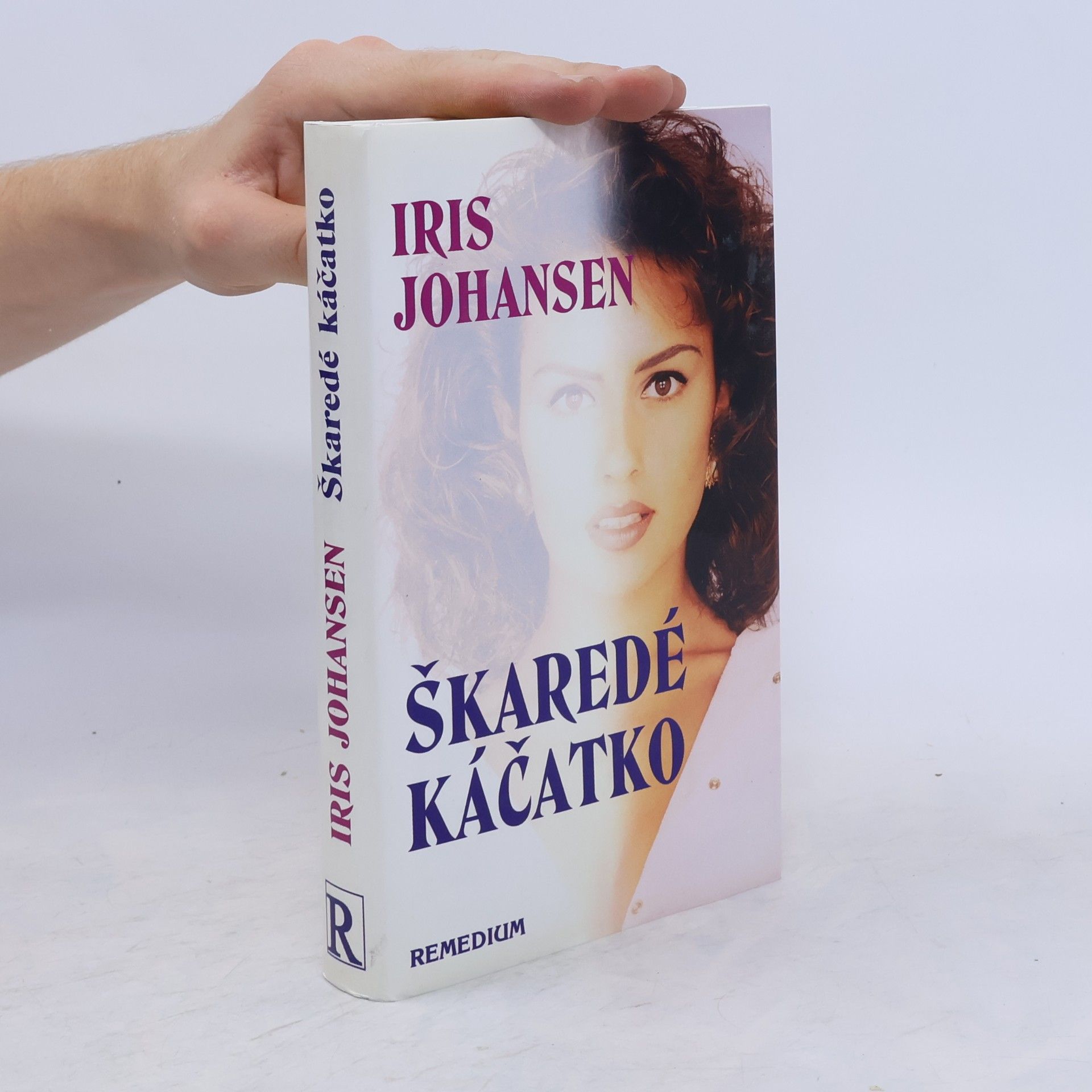 Iris Johansen Škaredé káčatko