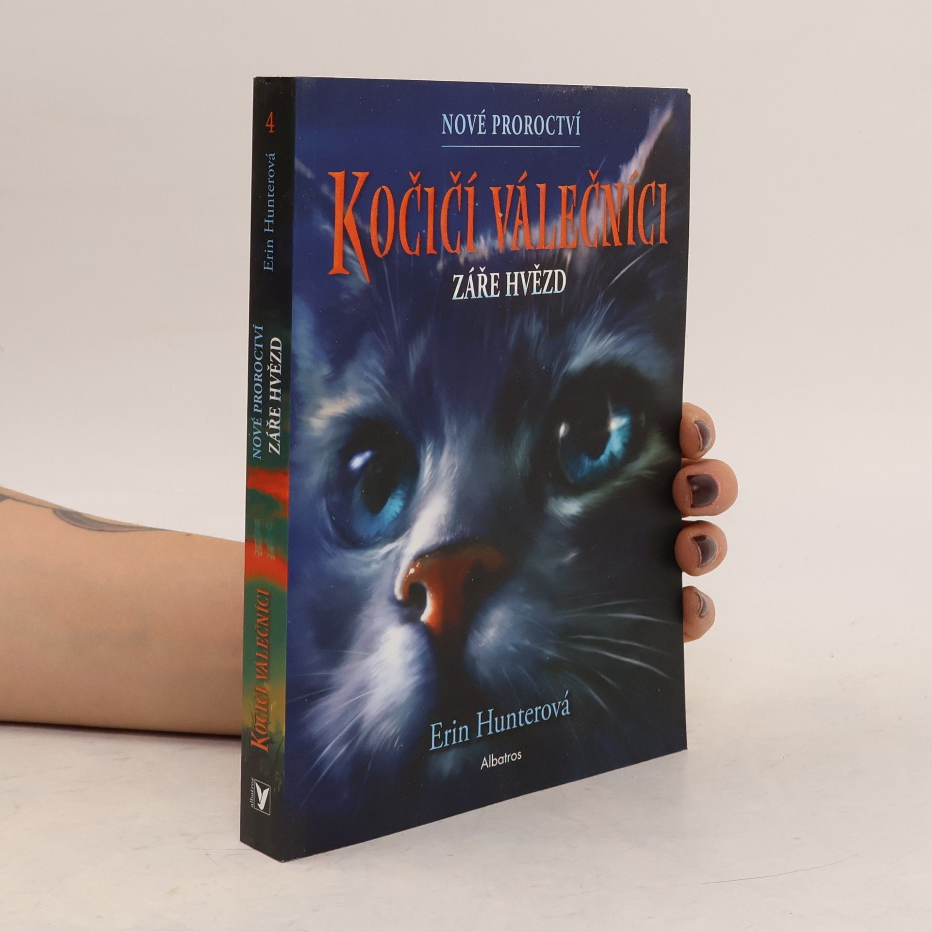 Erin Hunter Kočičí válečníci : nové proroctví. Záře hvězd
