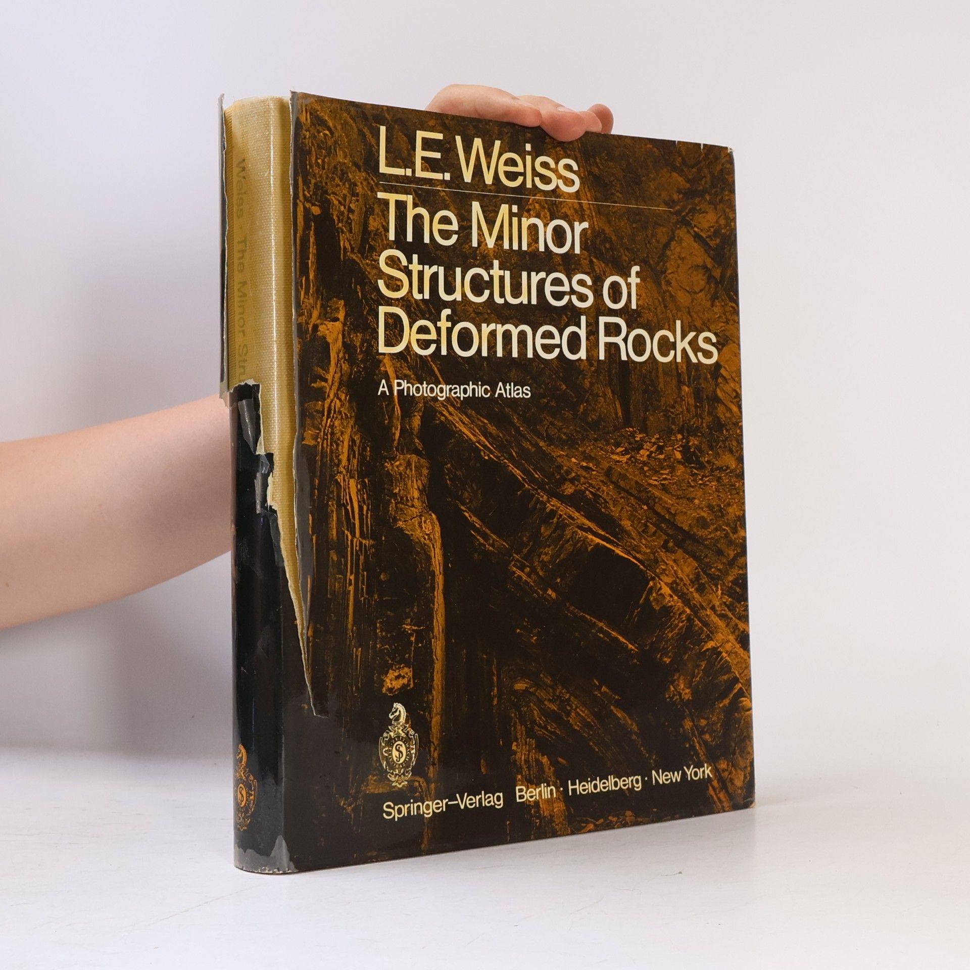 Lionel E. Weiss The Minor Structures of Deformed Rocks
